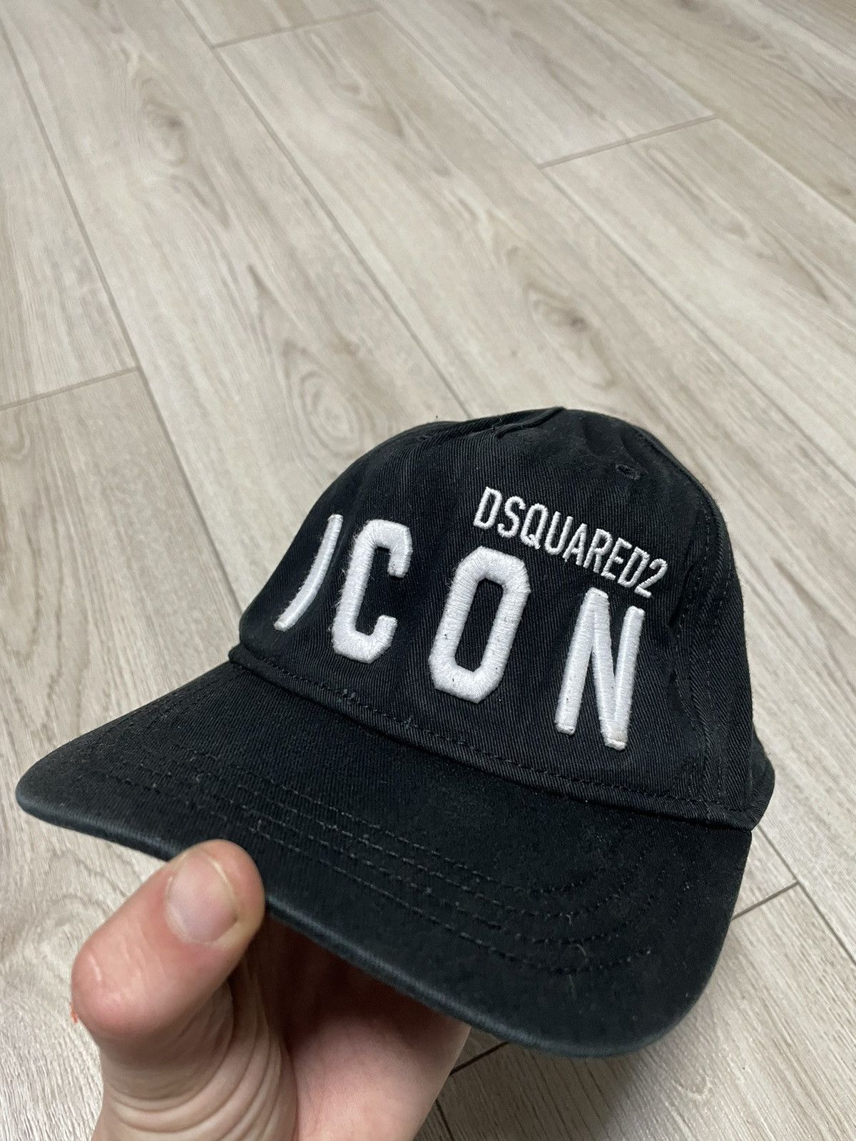 Dsquared2 Vintage Dsquared2 ICON Logo Black Cap Streetwear Hat Size ONE SIZE - 1 Thumbnail