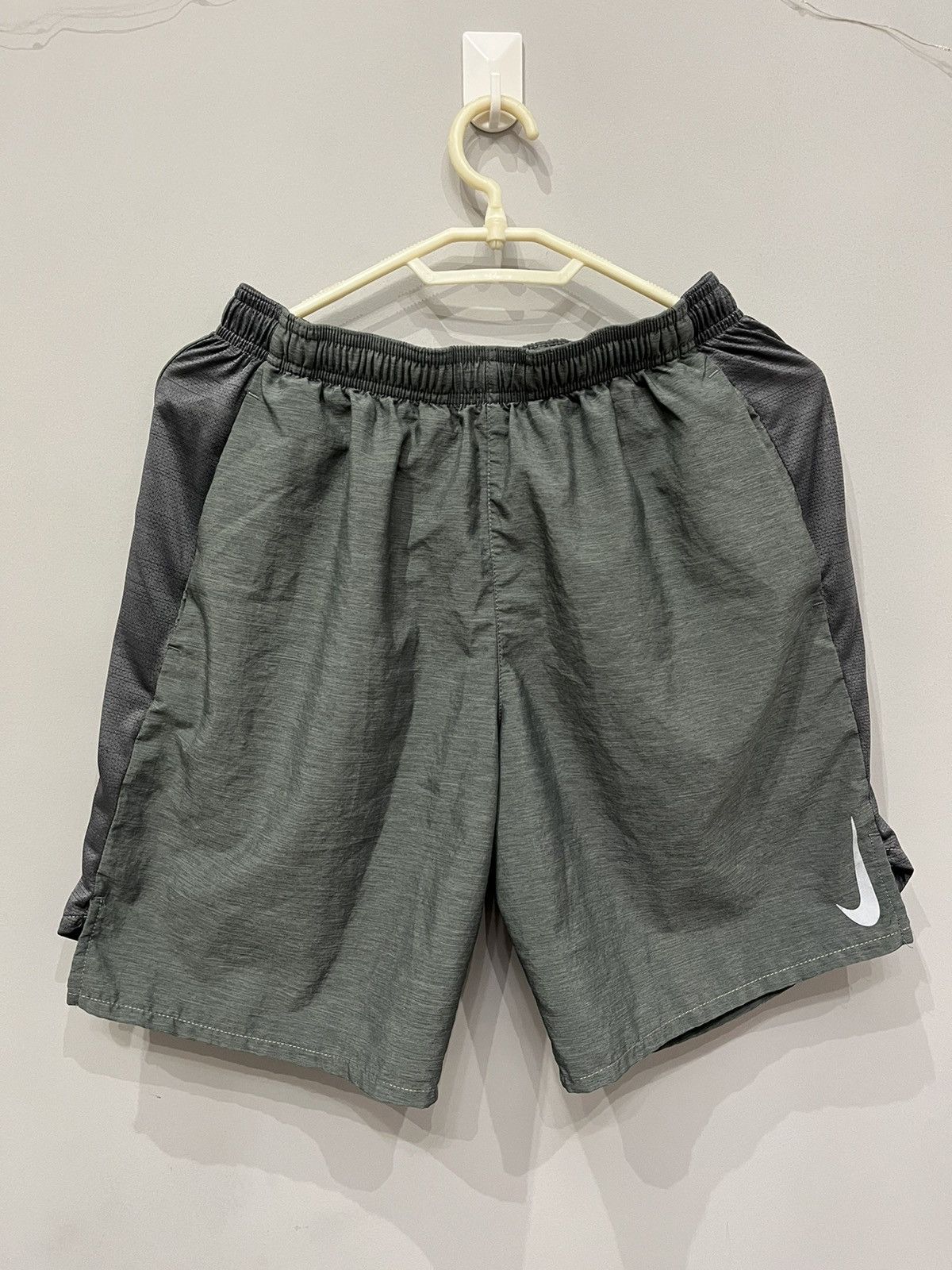 Nike Nike dri fit sport shorts nylon size M Size US 30 / EU 46 - 1 Thumbnail