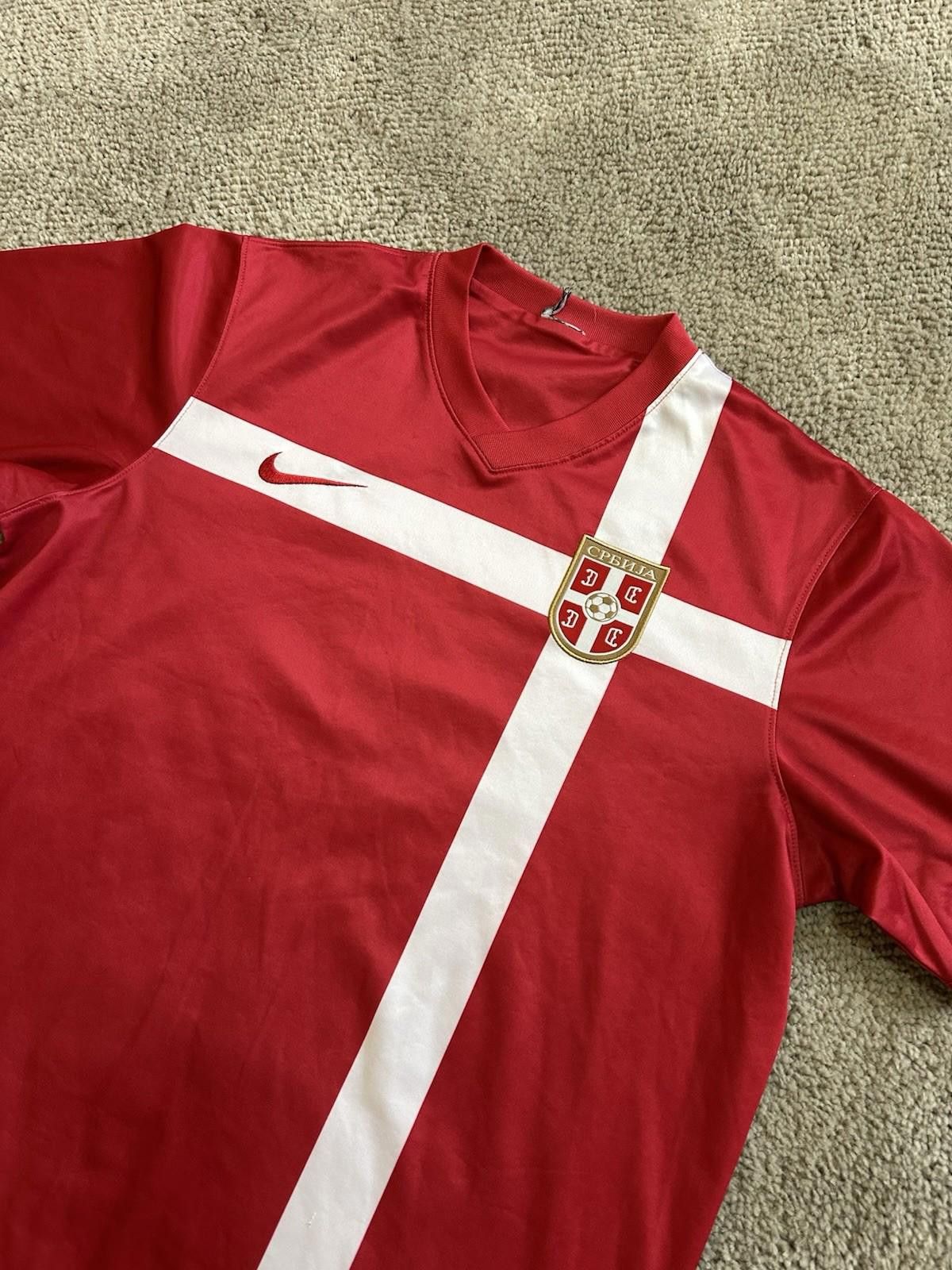 Nike SERBIA 2010 2011 HOME FOOTBALL SHIRT SOCCER JERSEY NIKE SZ L Size US M / EU 48-50 / 2 - 4 Thumbnail
