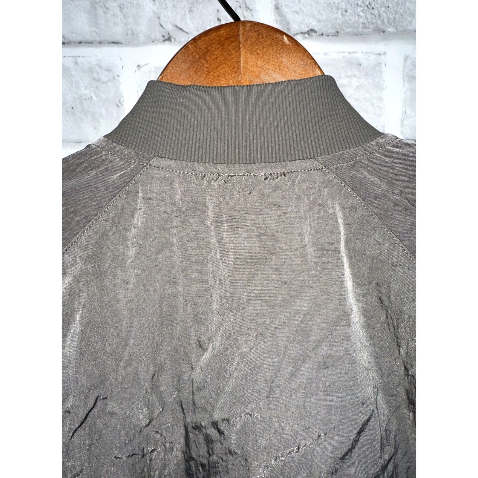 Lululemon Lululemon Green Nylon Insulsted Bomber Style Jacket Womens 4 Size S / US 4 / IT 40 - 5 Thumbnail