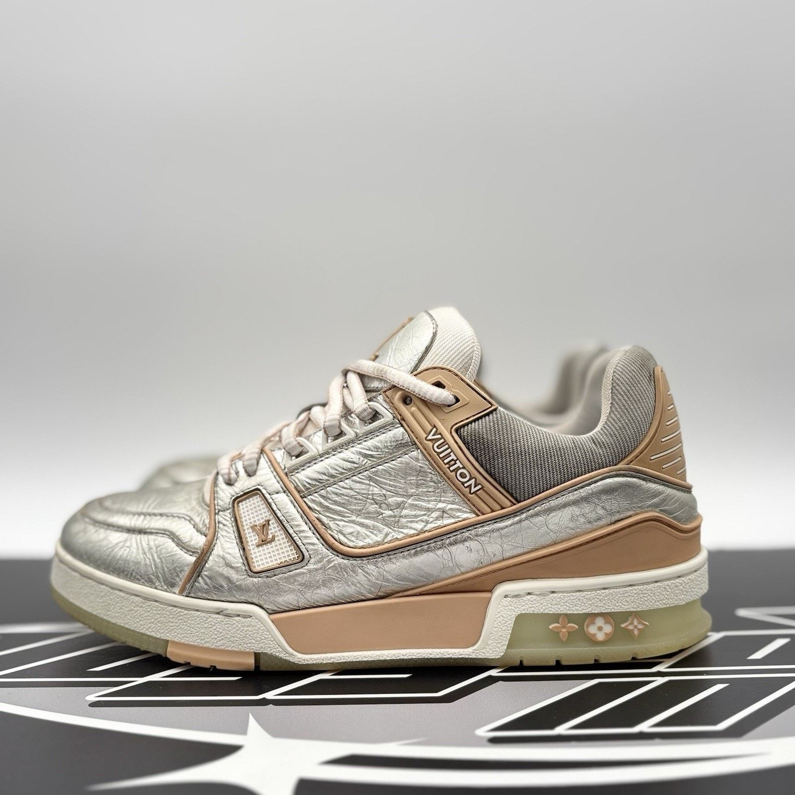 Louis Vuitton (7-7.5 US) Louis Vuitton Trainer ' Metallic, Beige ' Size US 7 / EU 40 - 1 Thumbnail