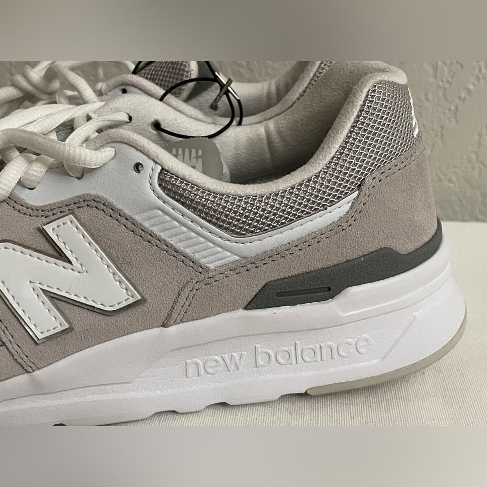New Balance New Balance 997H Sneaker in Rain Cloud Women Size 8.5 Mens 7 Size US 8.5 / IT 38.5 - 5 Thumbnail