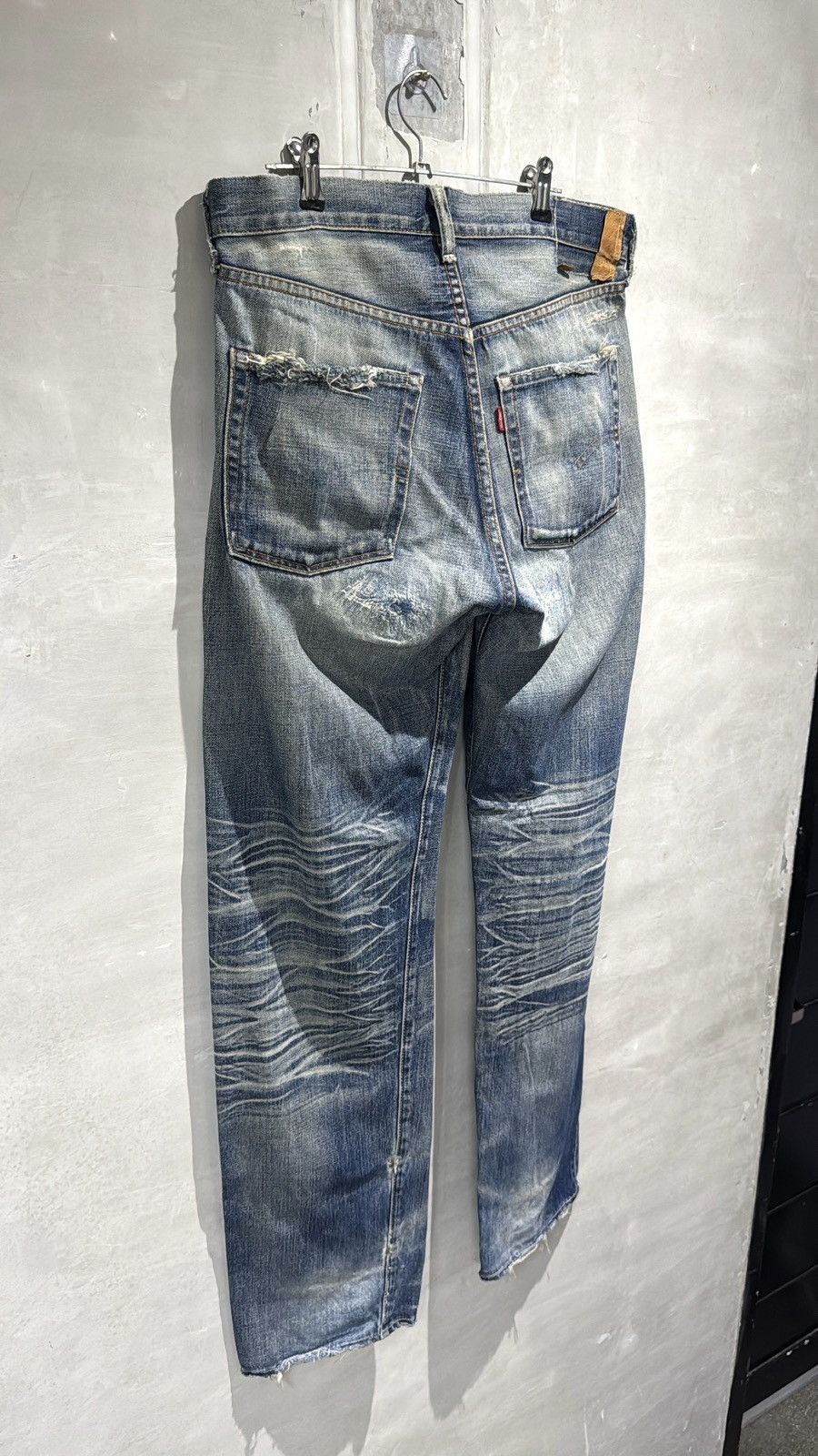Levi's Vintage Clothing Levis 501 LVC JAPAN MADE SUPER DISTRESSED DENIM JEANS Size US 34 / EU 50 - 15 Thumbnail