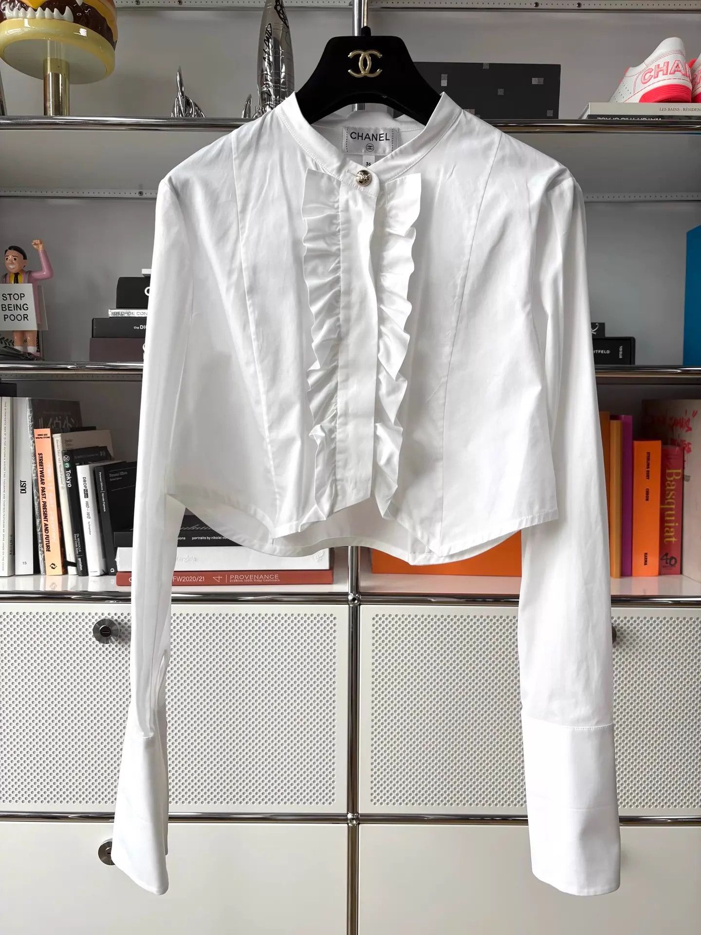 Chanel Chanel Equestrian White Ruffled Collar Shirt Size 36 Size XS / US 0-2 / IT 36-38 - 1 Thumbnail