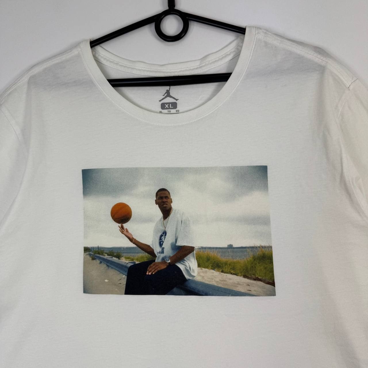 Jordan Brand Jordan Photo Print T-Shirt White AT0524-100 Mens Size XL Size US XL / EU 56 / 4 - 2 Thumbnail
