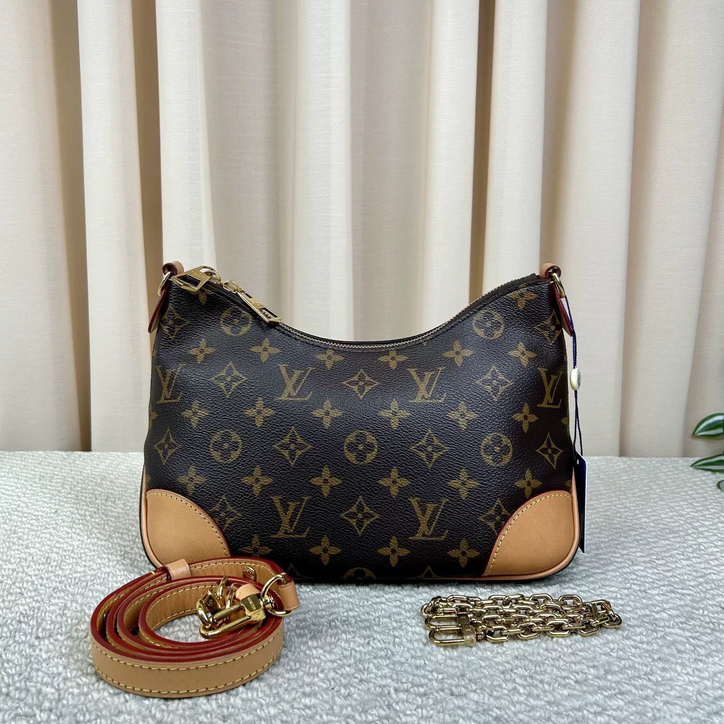 Louis Vuitton Pre-loved Bag Very good condition Size ONE SIZE - 1 Thumbnail