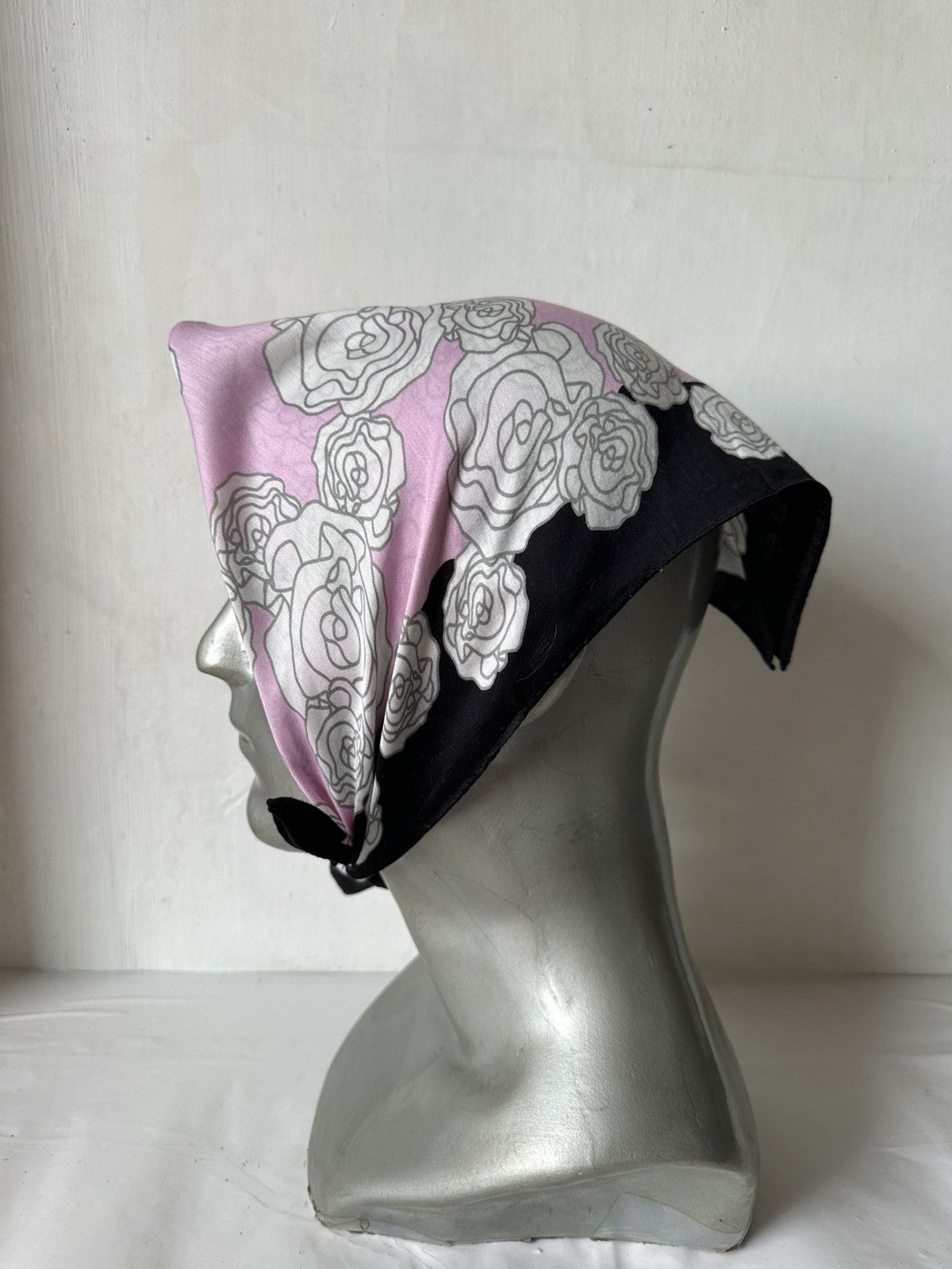 Vintage Vintage YSL Handkerchief/ Neckerchief/ Bandana Size ONE SIZE - 11 Thumbnail