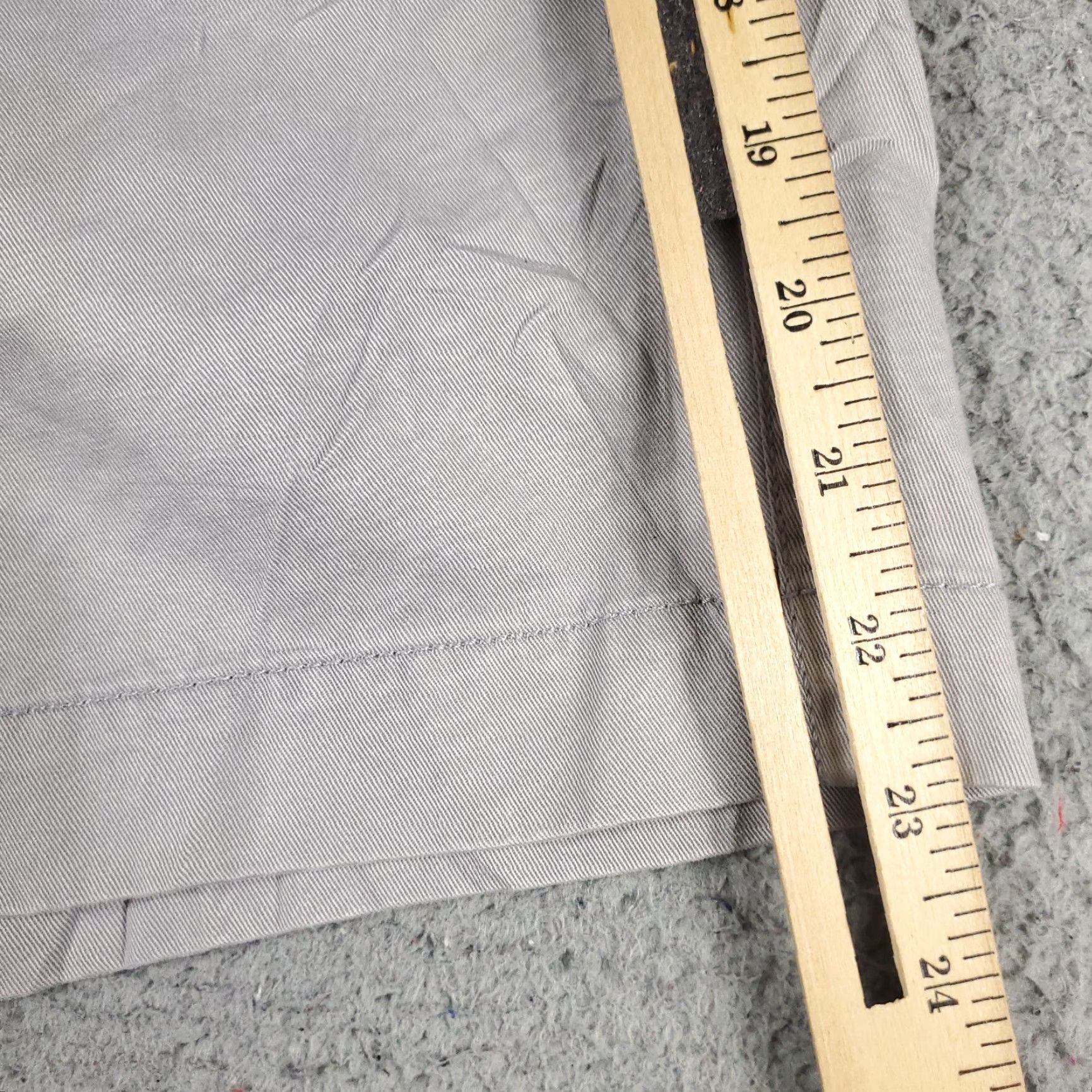 Ralph Lauren VINTAGE Ralph Lauren Shorts Men Size 40 Gray Casual Flat Front Chino Size US 40 / EU 56 - 5 Thumbnail