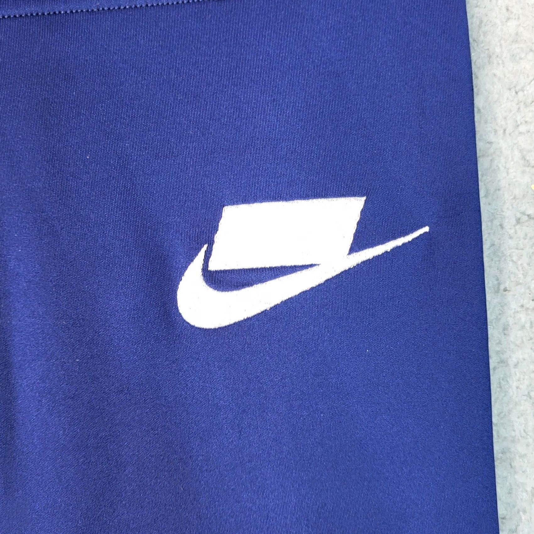 Nike Nike Sportswear Womens University Graphic blue void workout leggings XS Size 26" / US 2 / IT 38 - 4 Thumbnail