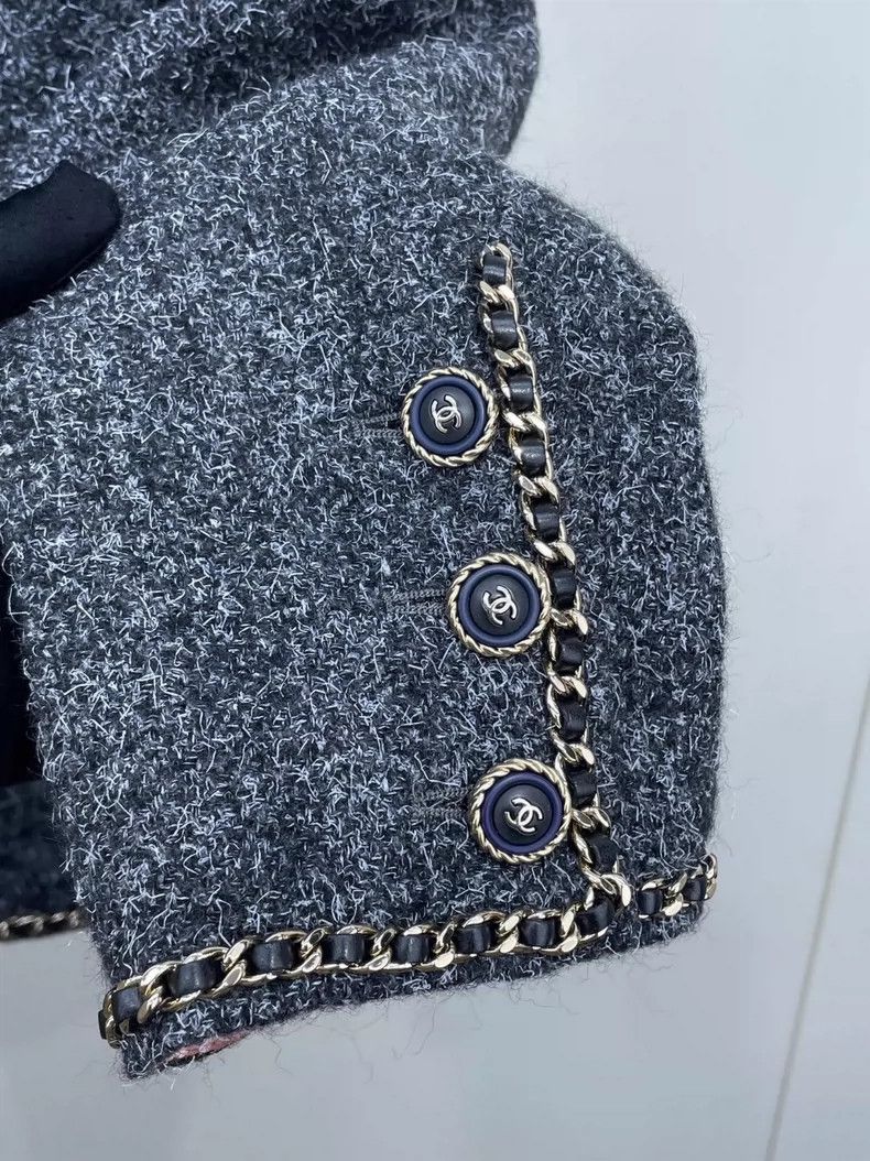 Chanel Chanel Gray classic four-pocket chain jacket 2504-Nextarrow Size S / US 4 / IT 40 - 3 Thumbnail