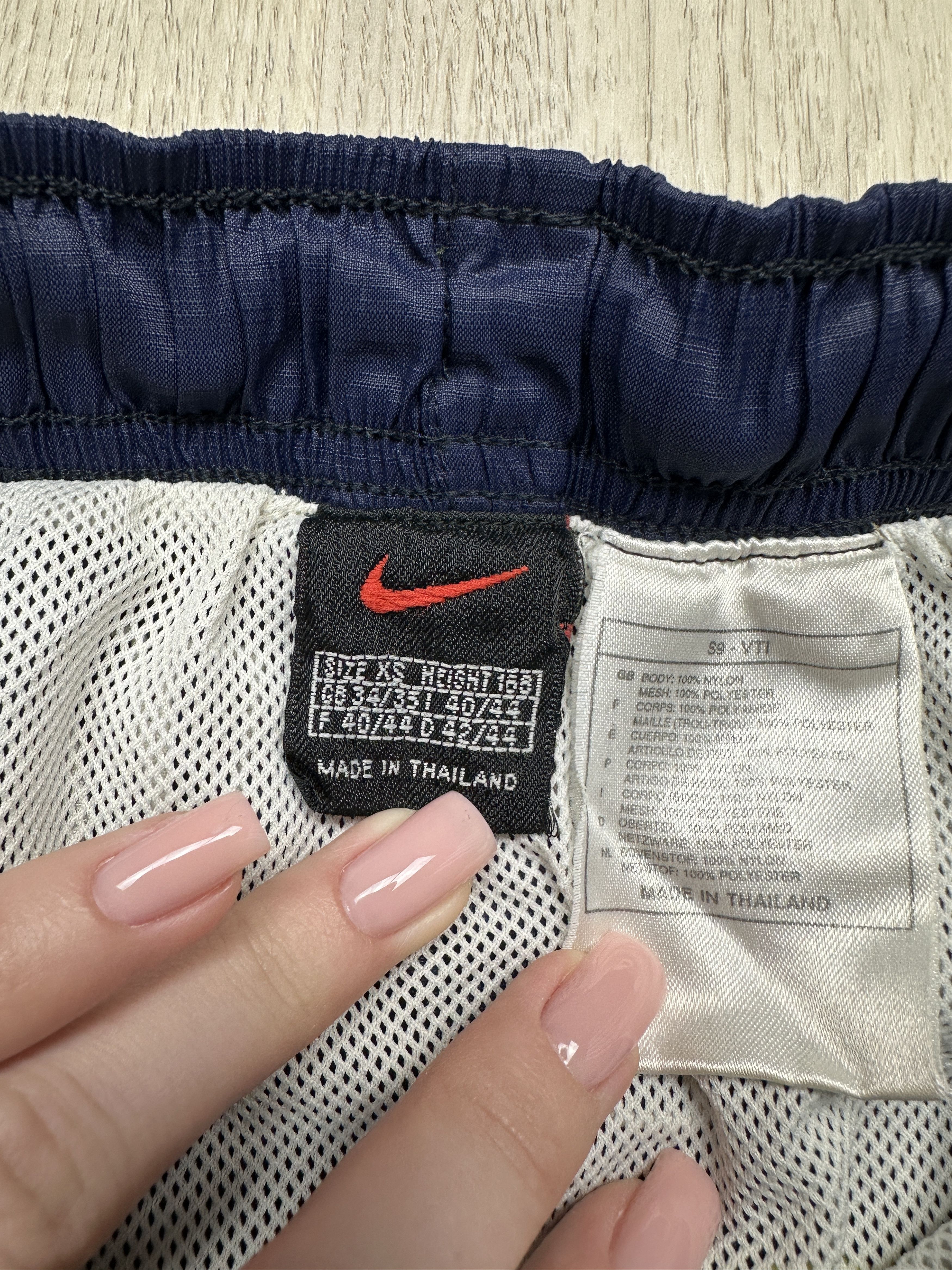 Nike Nike Vintage Mens Nylon Shorts Size US 28 / EU 44 - 9 Thumbnail