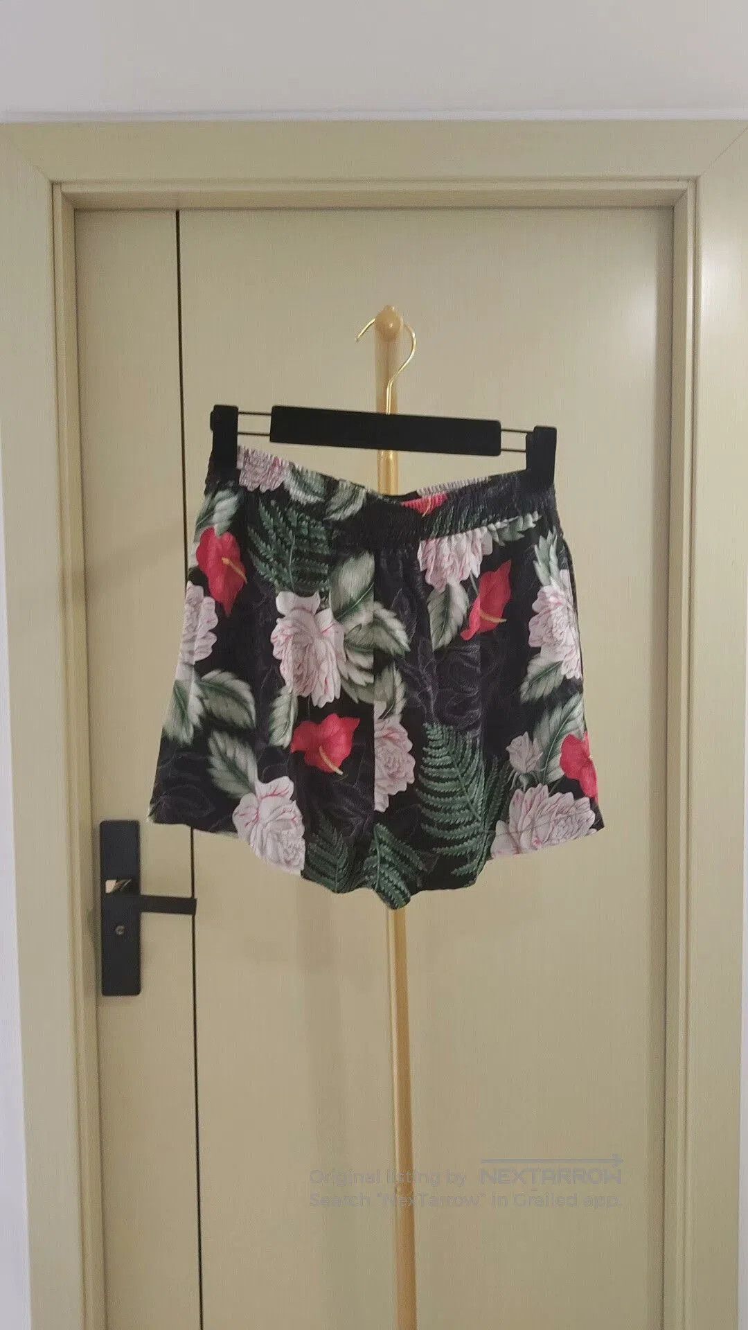 Gucci Gucci Floral Print Shorts for Women. Size 26" / US 2 / IT 38 - 2 Thumbnail