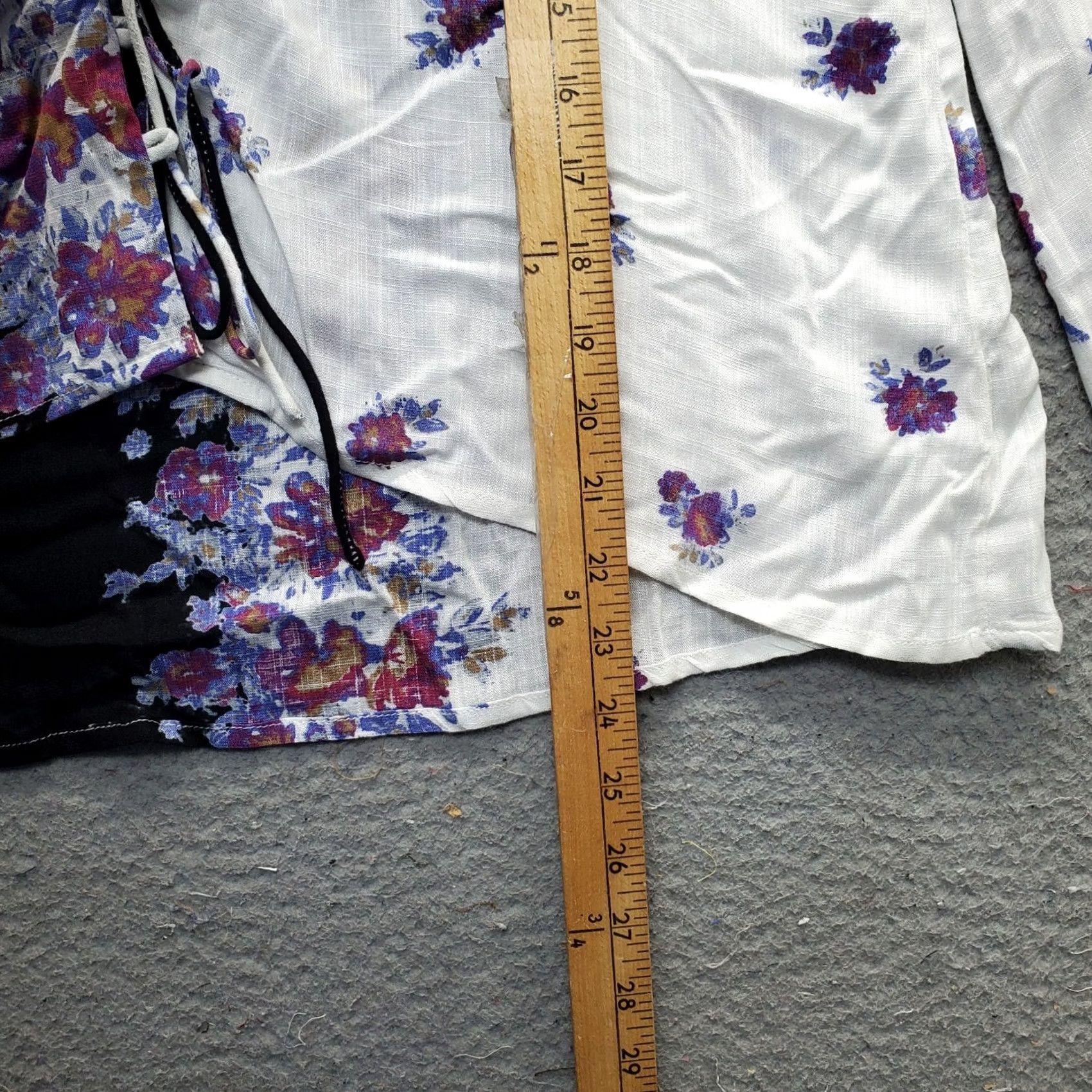 O'Neill O’Neill Charley Blouse Top Womens Small Multicolor Floral Viscose Long Sleeve Lace-Up Blouse S Womens Colorful Floral Lace-Up 90s? Size S / US 4 / IT 40 - 5 Thumbnail