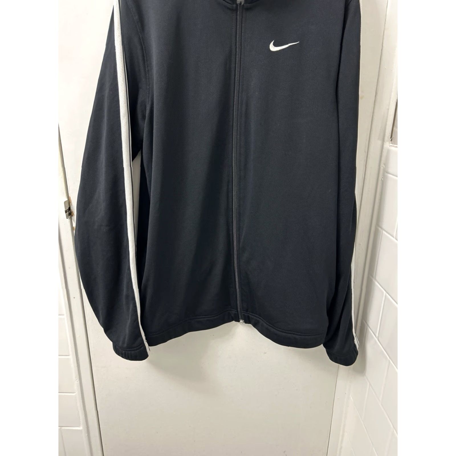 Nike Nike Track Jacket Mens Large Black Full Zip Pockets L/S Regular Fit Shirt? Size US L / EU 52-54 / 3 - 3 Thumbnail