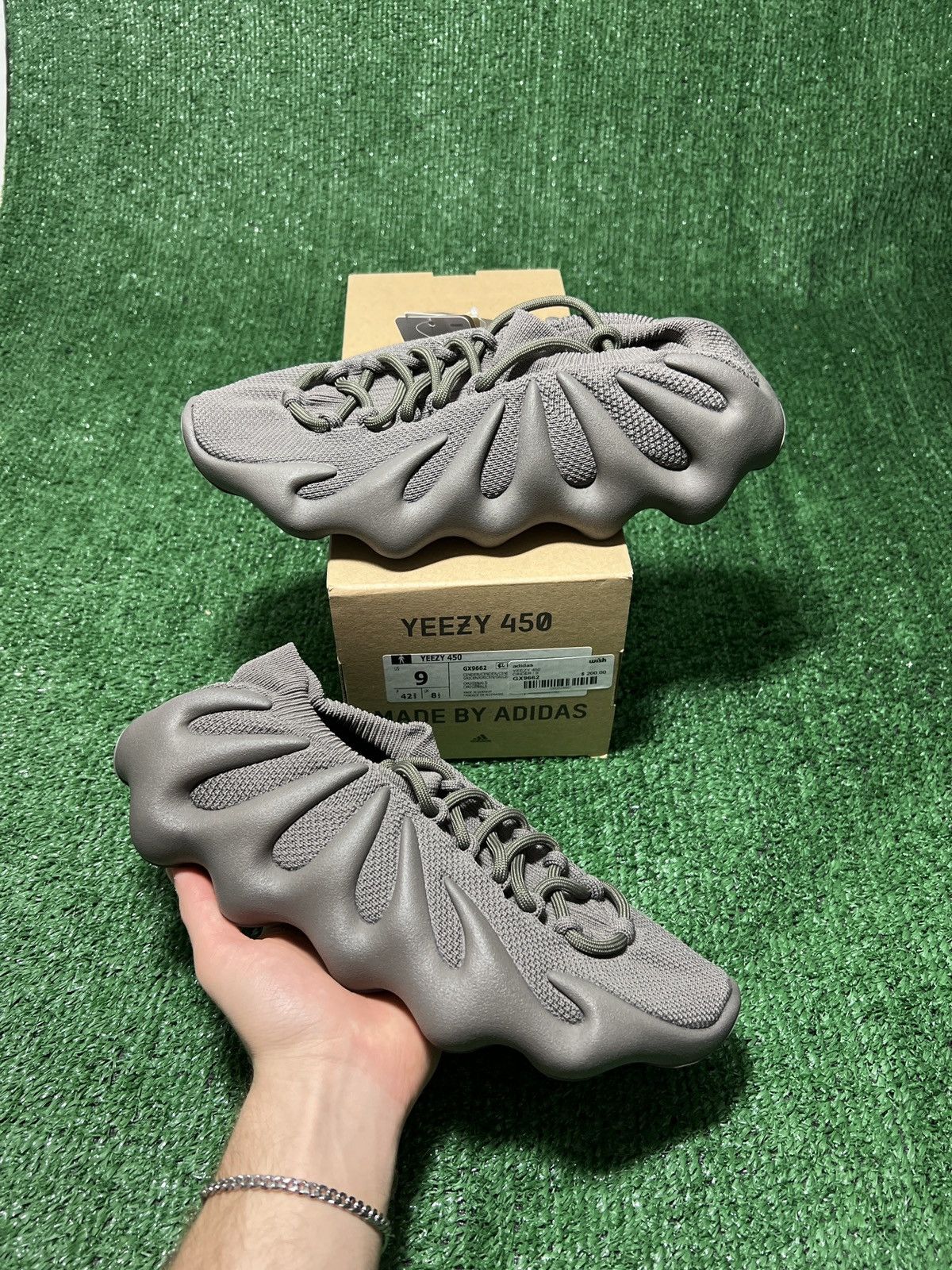 Yeezy 450 Cinder Size 9