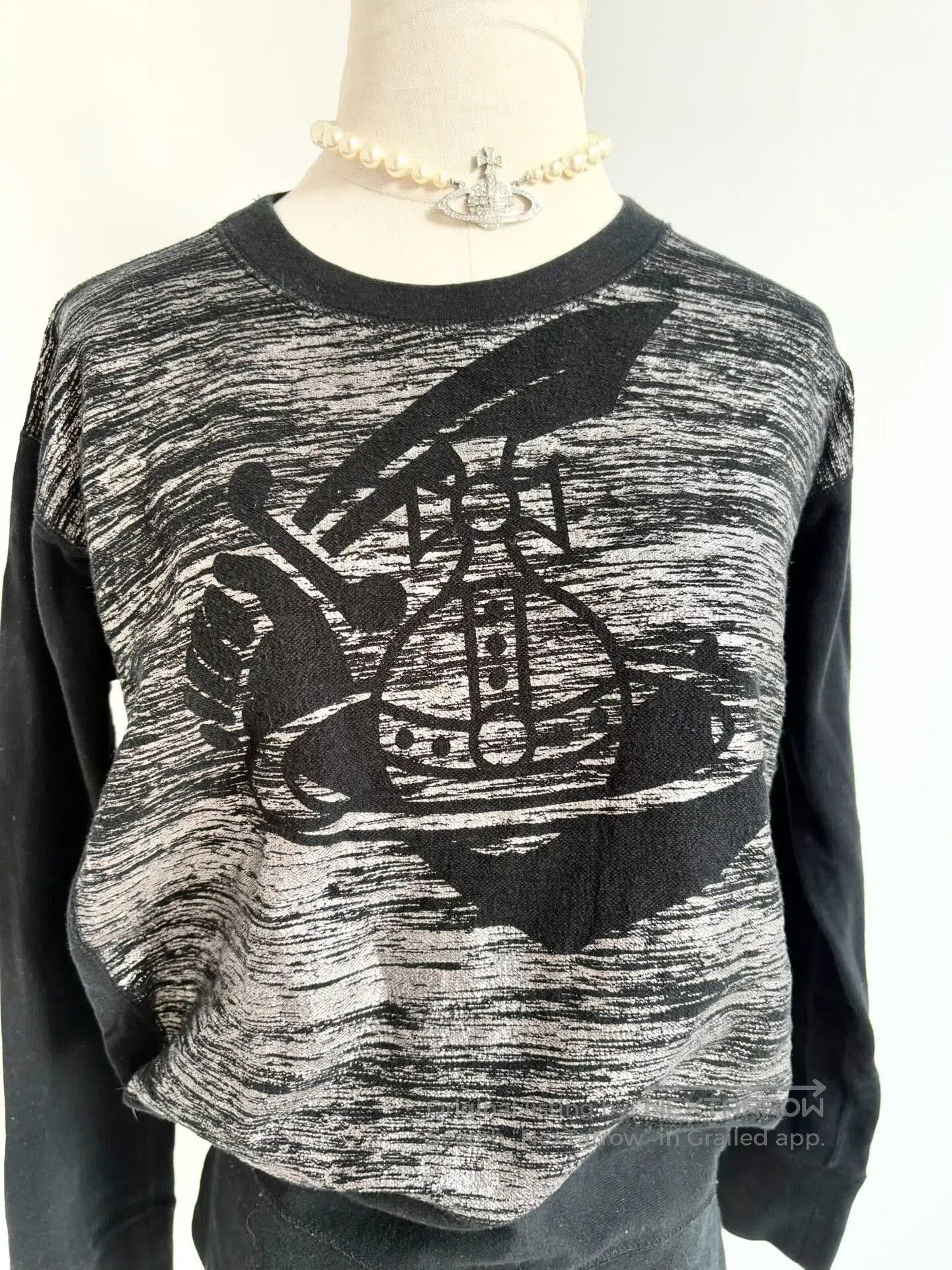Vivienne Westwood Vivienne Westwood Black Saturn Sweatshirt. Size S / US 4 / IT 40 - 6 Thumbnail