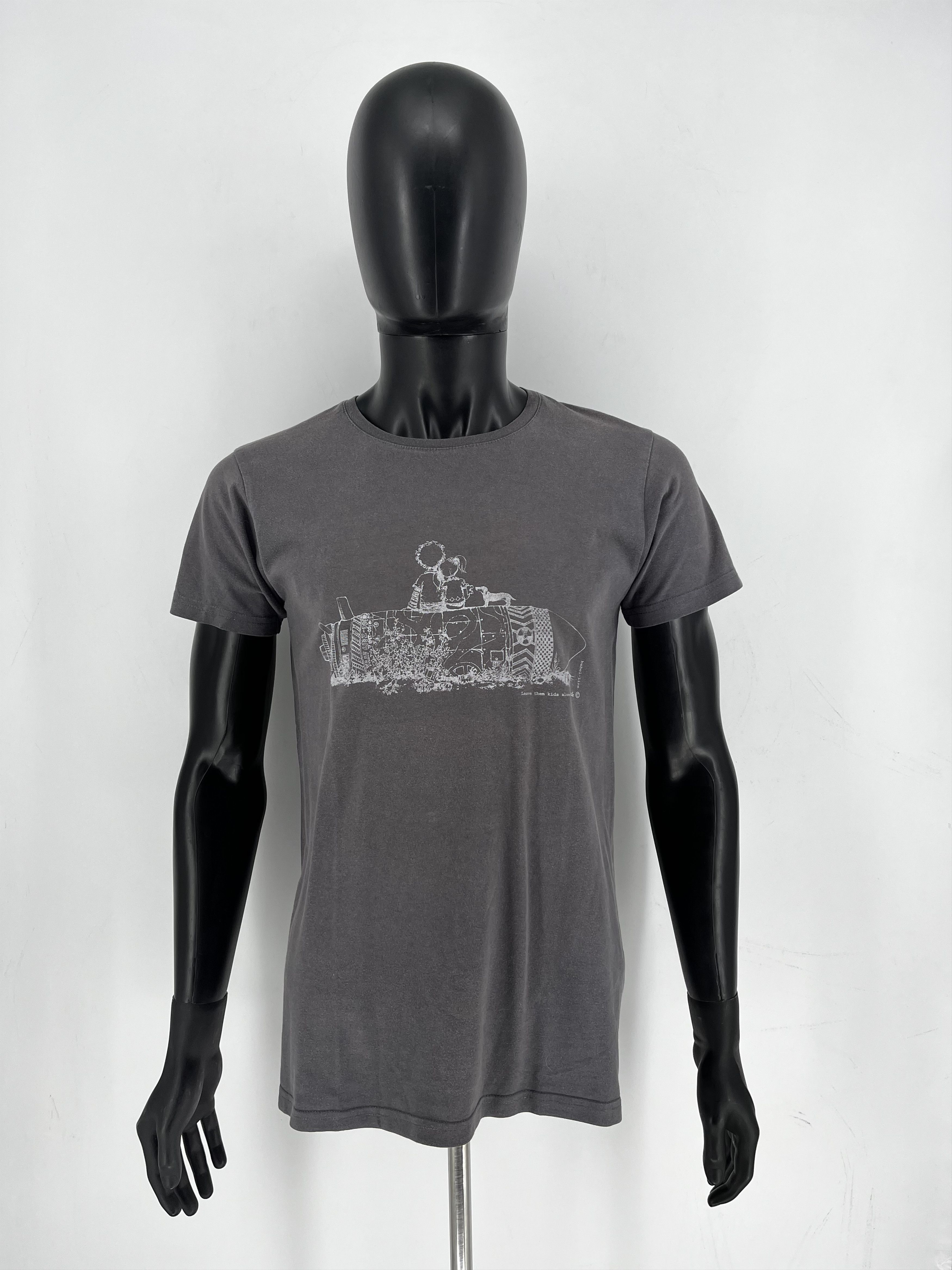 Vintage Vintage Leave Them Kids Alone Graphic Tee Size M Size US M / EU 48-50 / 2 - 2 Thumbnail