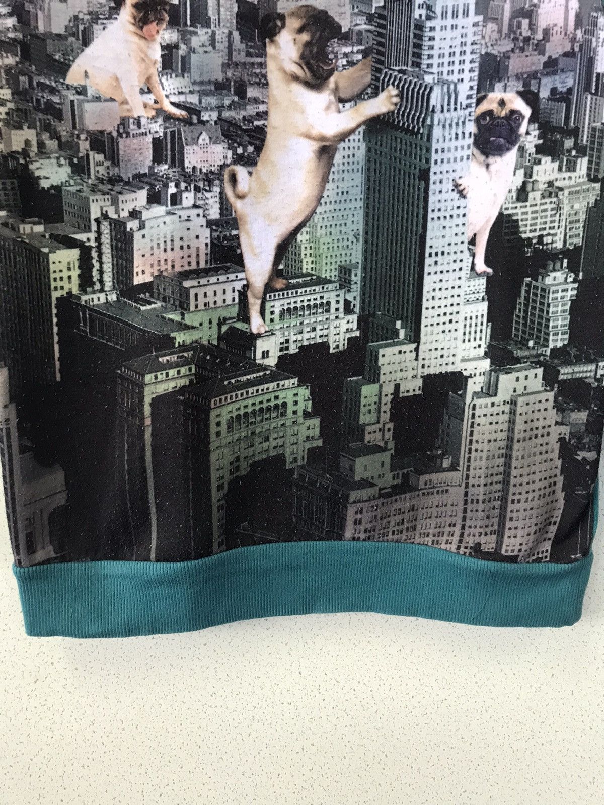H&M H&M Pug Attack Fullprinted Sweatshirt Size US M / EU 48-50 / 2 - 8 Thumbnail