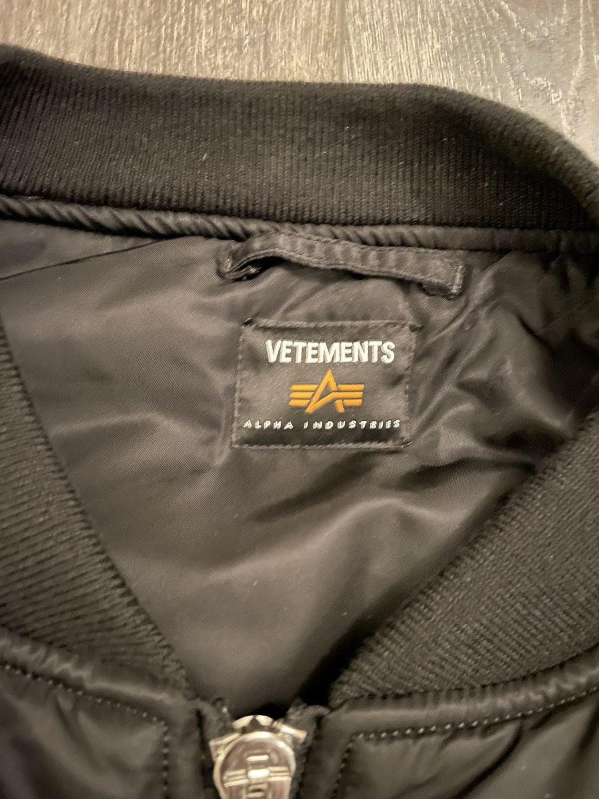 Vetements Vetements x Alpha Industries Reversible Bomber Keys XS Size US S / EU 44-46 / 1 - 3 Thumbnail
