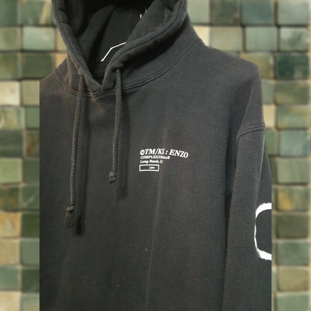 Vintage Takashi Murakami ComplexCon 2018 CREW Hoodie Art L Black Mens Pullover Hooded Graphic Print Large Size US L / EU 52-54 / 3 - 1 Thumbnail