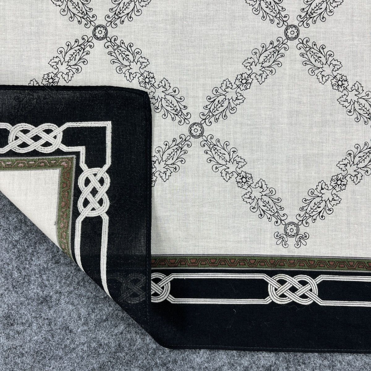 Paolo Gucci × Vintage Paolo Gucci Handkerchief / Bandana / Neckerchief B706 Size ONE SIZE - 6 Thumbnail
