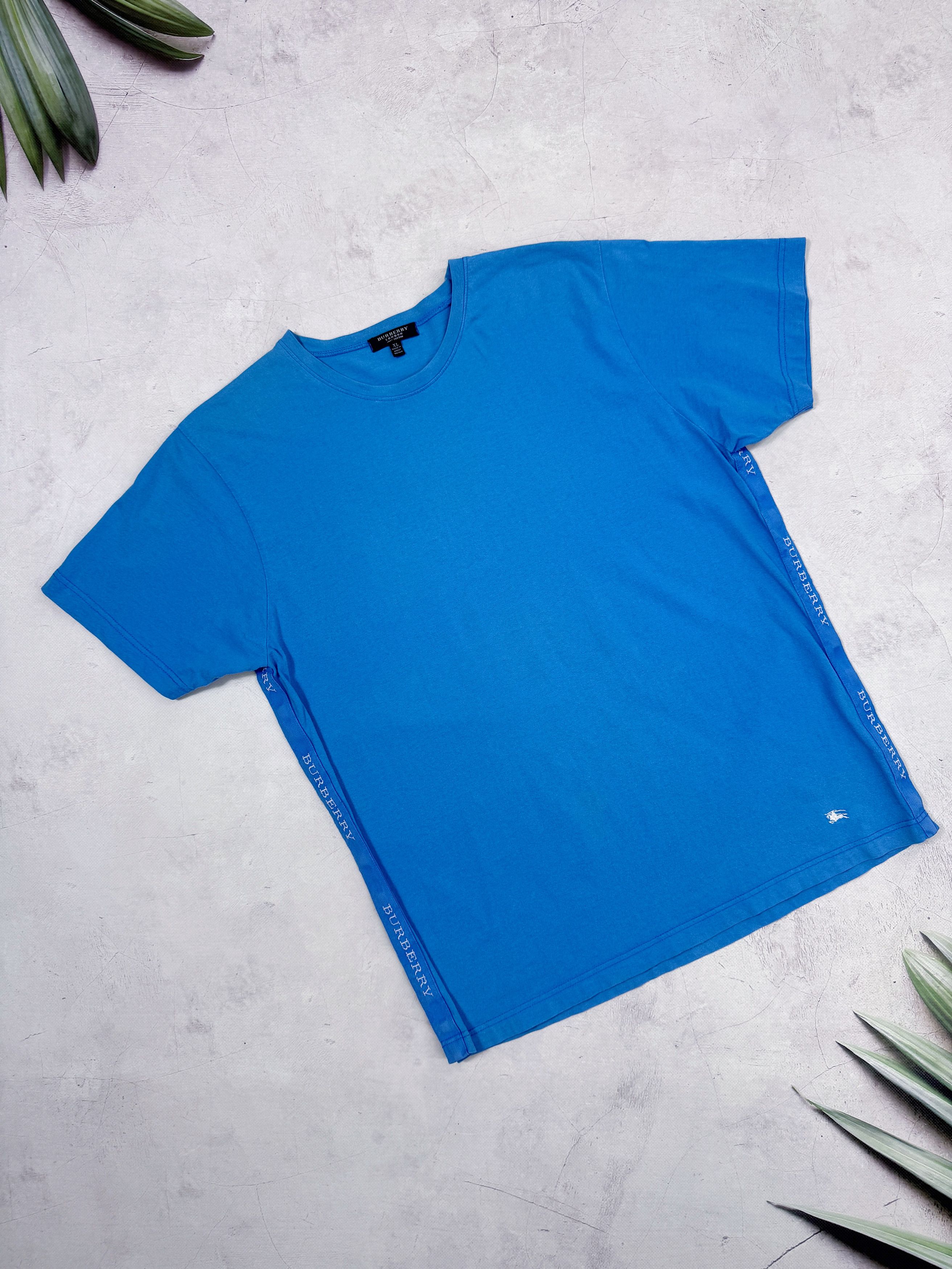 Burberry Vintage Burberry London T-Shirt Lampas Logo Blue Cotton Size US M / EU 48-50 / 2 - 1 Thumbnail