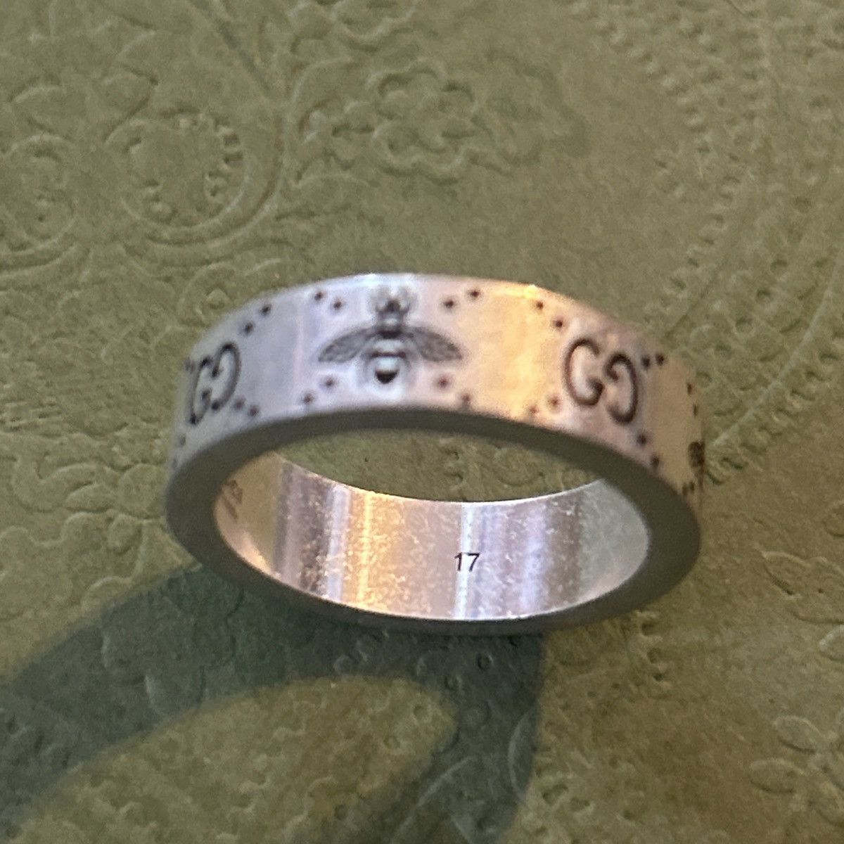 Gucci Gucci GG Signature Bee Engraved Wide Ring Silver 925 Size ONE SIZE - 4 Thumbnail
