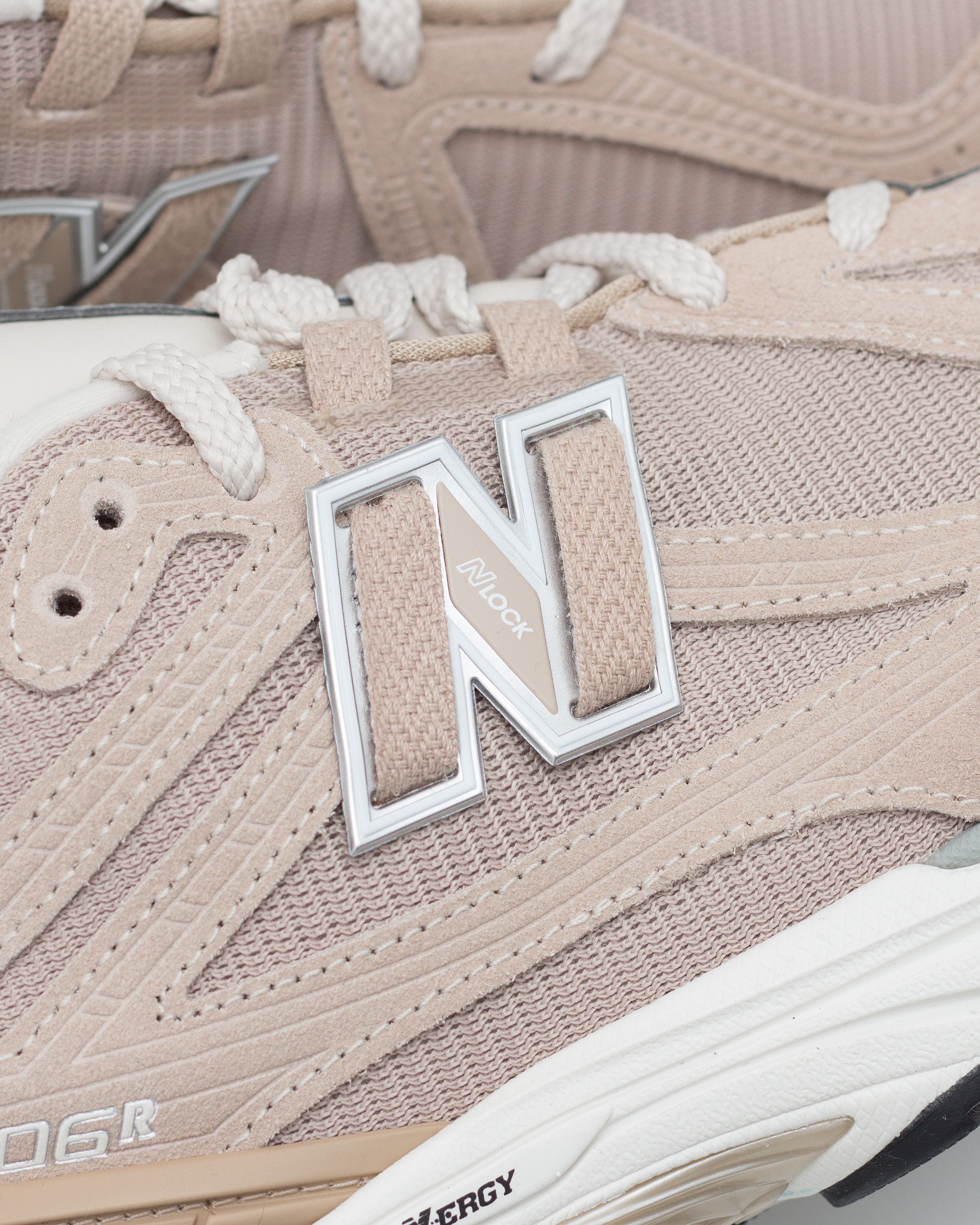 New Balance 1906R Mindful Grey M1906RW Size US 10 / EU 43 - 10 Thumbnail