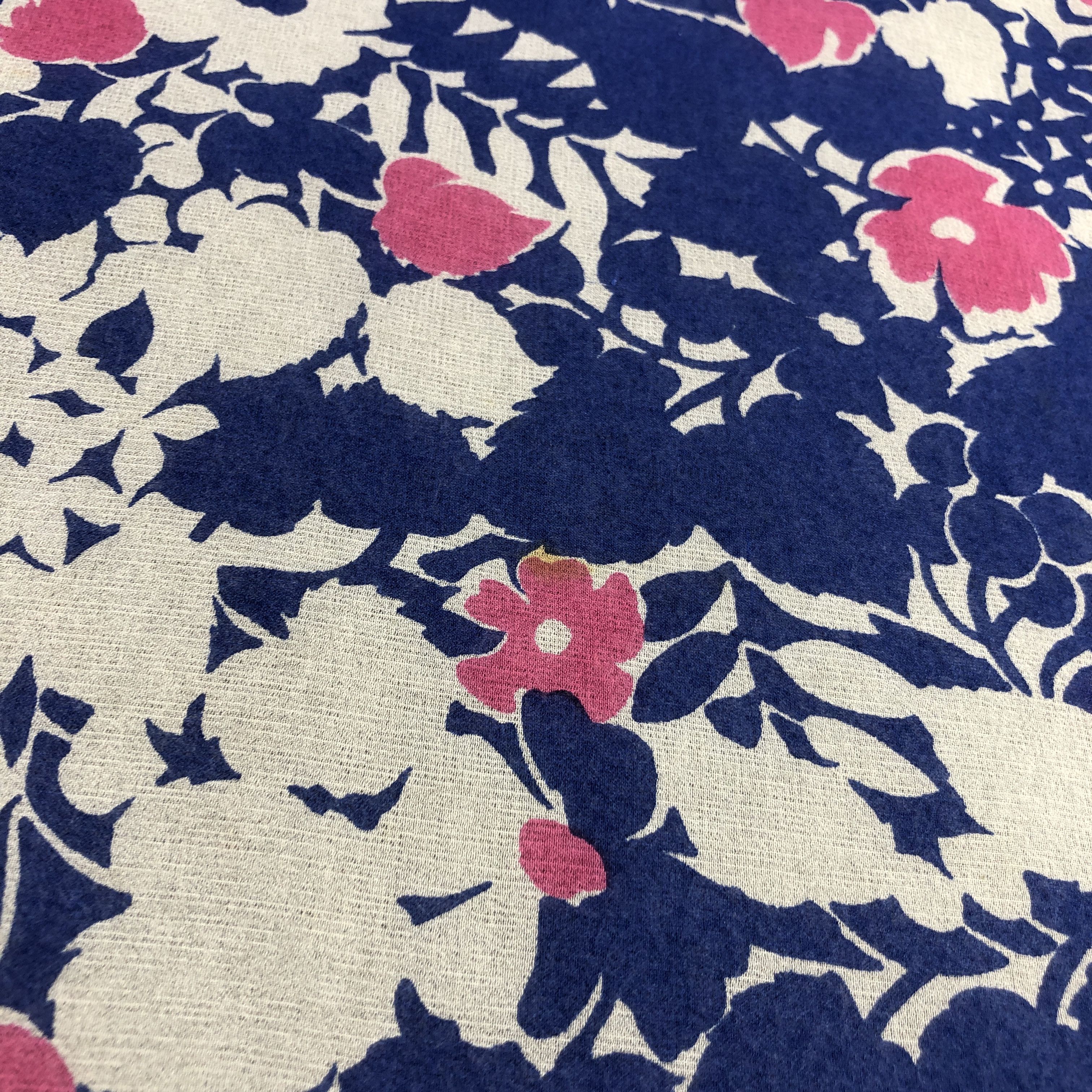 Vintage Vintage Luxury Floral Hand Rolled Silk Scarf M1295 Size ONE SIZE - 11 Thumbnail
