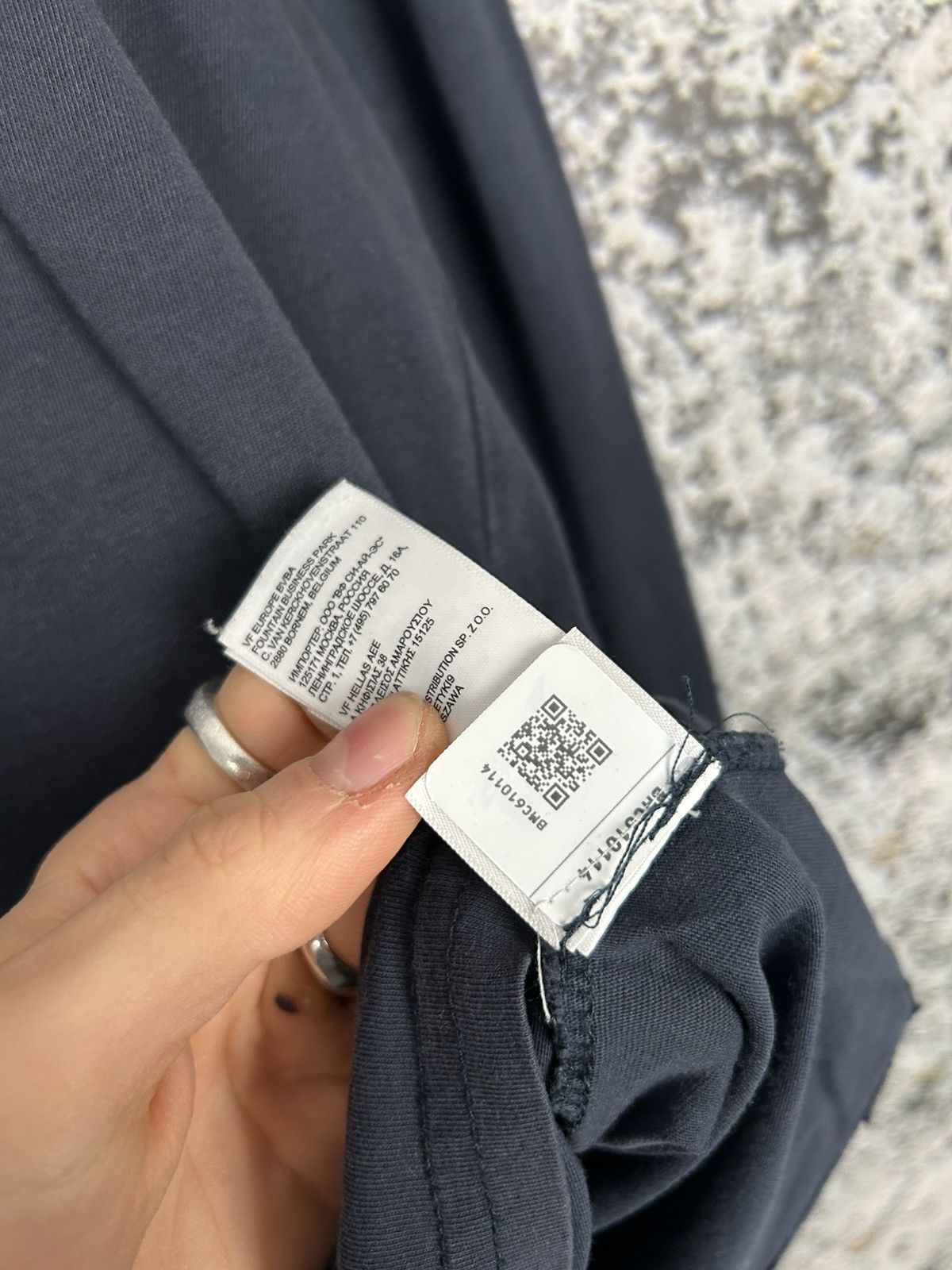 The North Face The North Face Navy Logo Longsleeve Basic Gorpcore Size US L / EU 52-54 / 3 - 5 Thumbnail