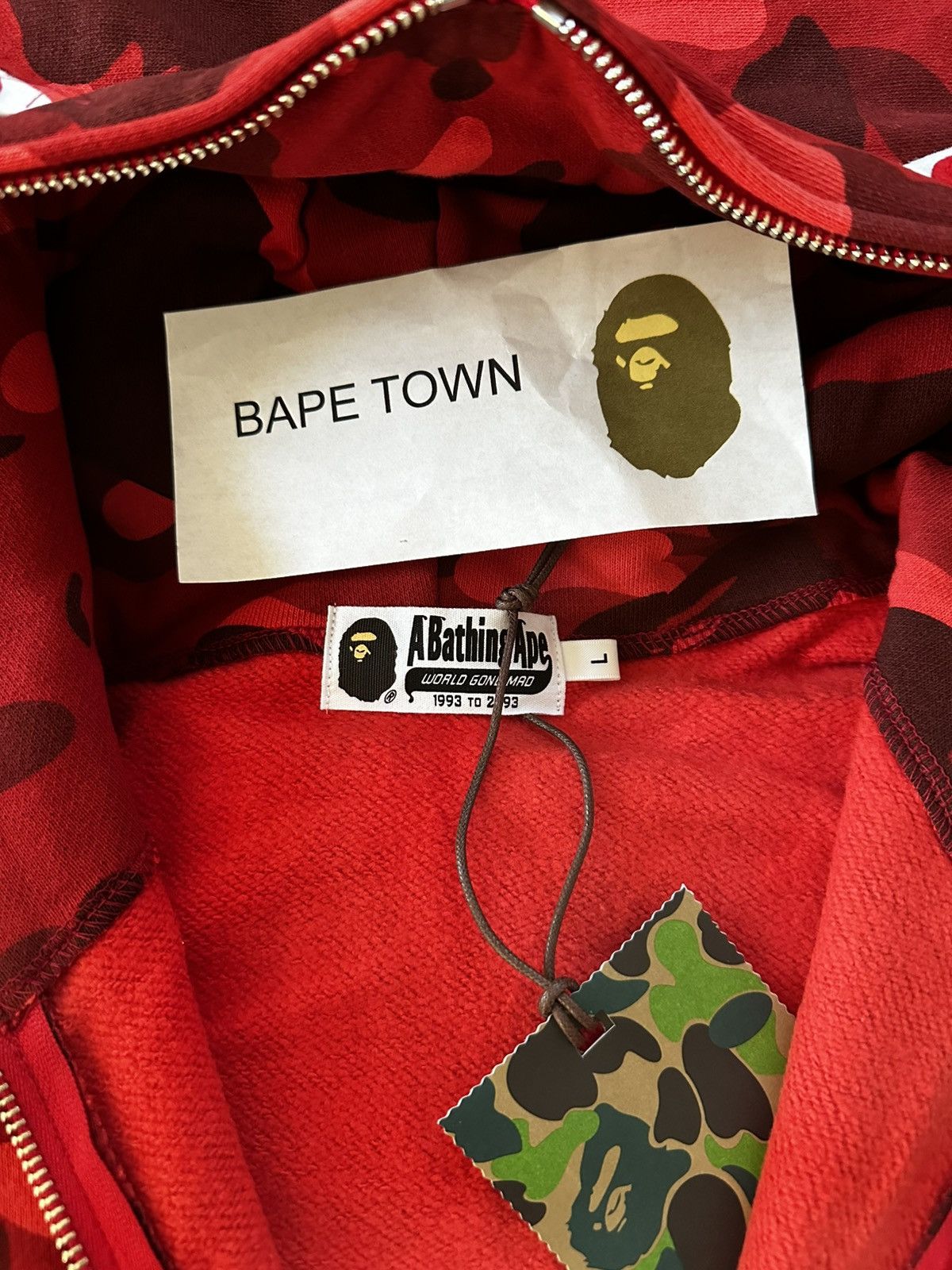 Bape COLOR CAMO FULL ZIP SHARK HOODIE (RED) Size US L / EU 52-54 / 3 - 6 Thumbnail