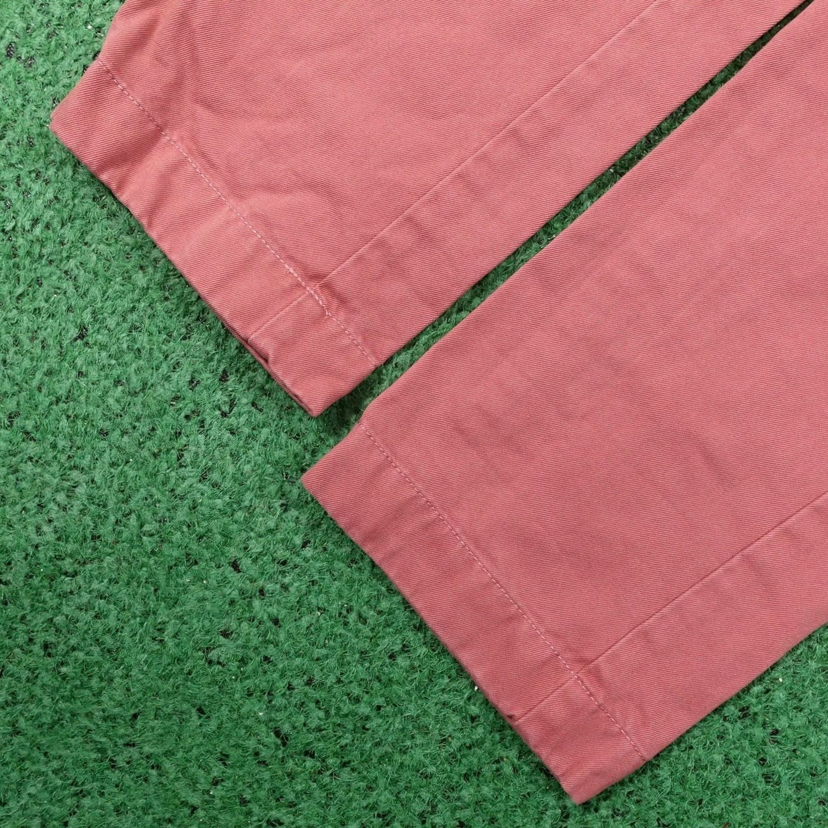 J.Crew J.CREW ESSENTIAL Slim Chino Pants Mens 30x32 Red Cotton Flat Front Casual Slant Slash Pocket 770 Vintage? No Size US 30 / EU 46 - 3 Thumbnail