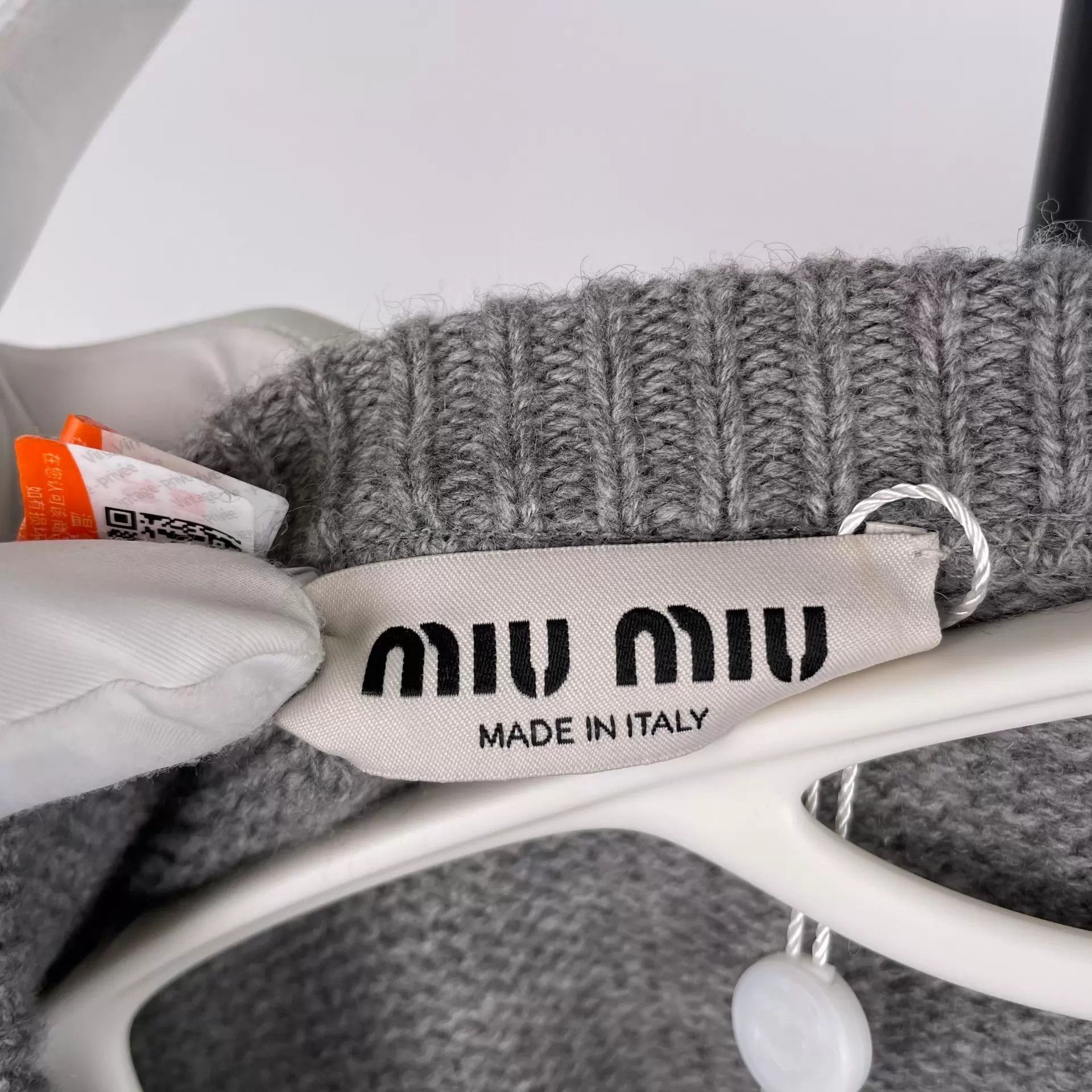 Miu Miu MIU MIU Gray Cashmere Sweater Womens 40 Chest Logo Size S / US 4 / IT 40 - 4 Thumbnail