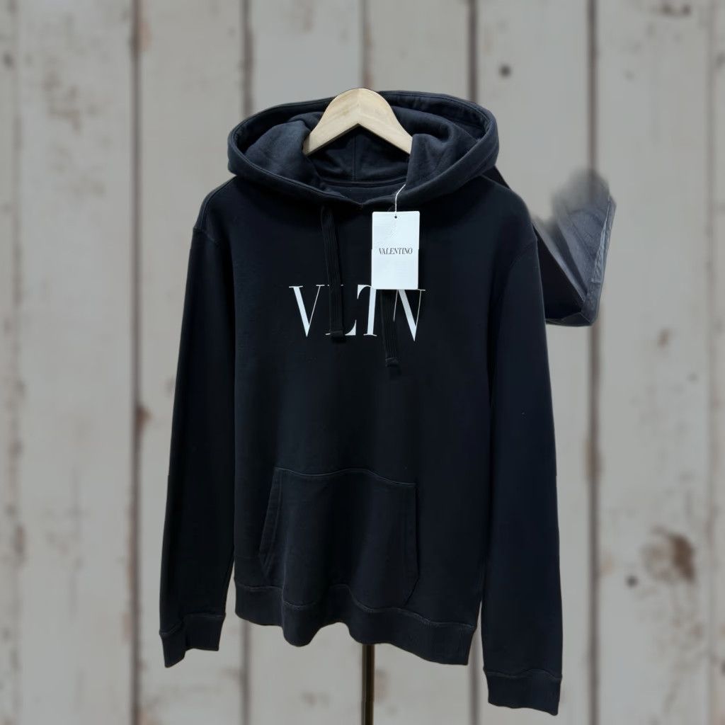 Valentino VINTAGE Valentino VLTN Hoodie Men Pullover Black M Made in Italy NEW with tag (top tag missing) Size US M / EU 48-50 / 2 - 1 Thumbnail