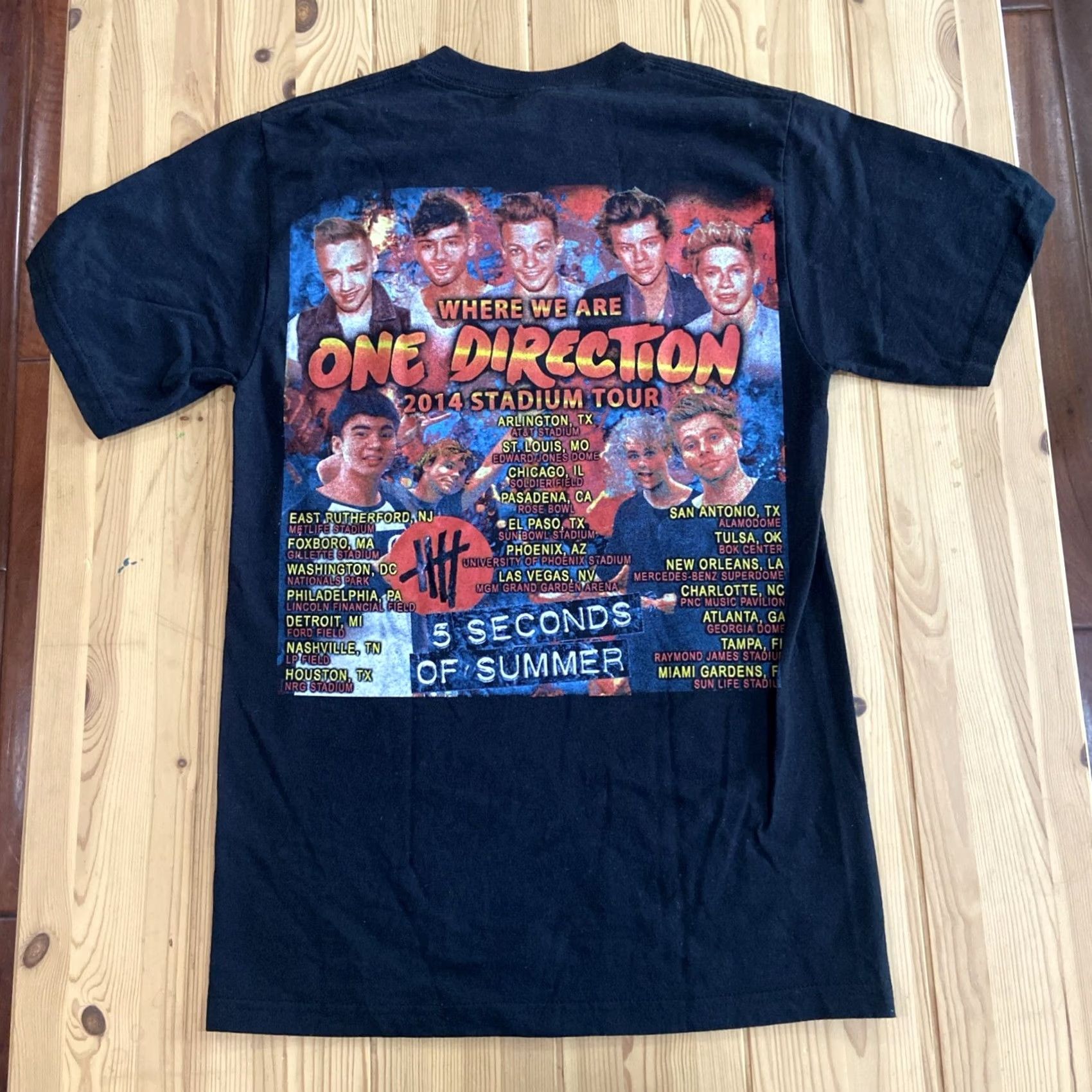 Jerzees One Direction Where We Are Shirt Mens Small Black 2014 Stadium Tour 5SOS Jerzees Shirt Size US S / EU 44-46 / 1 - 6 Thumbnail