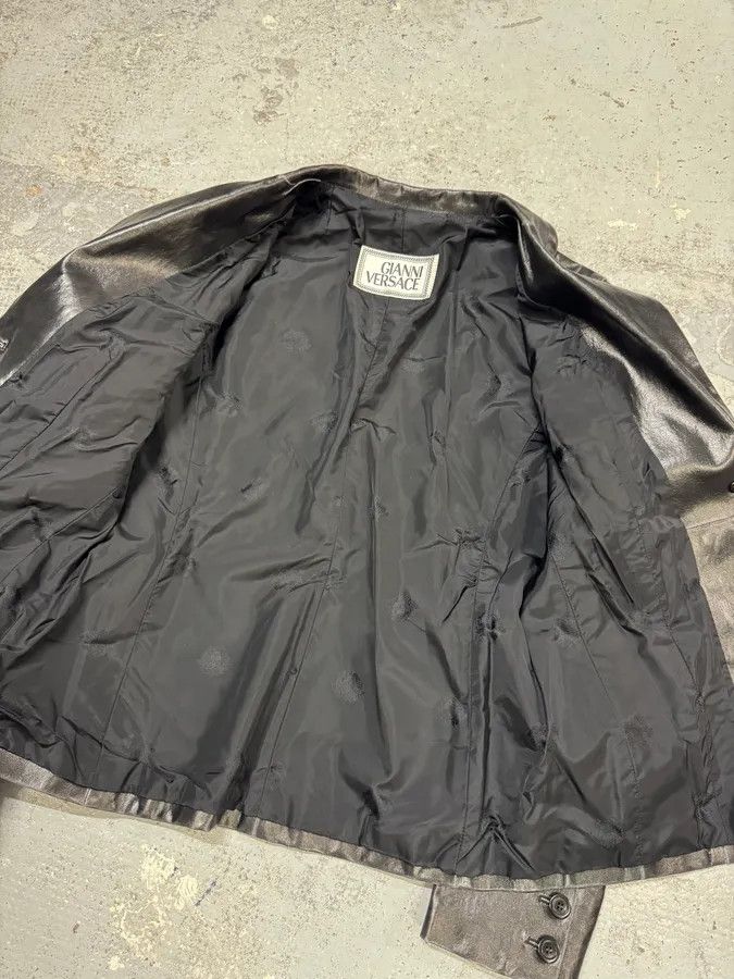 Vintage 1990s Gianni Versace Pure Black Leather Blazer Jacket Size US S / EU 44-46 / 1 - 9 Thumbnail