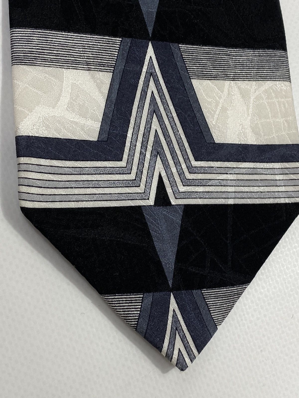 Pierre Balmain 🔥LASTDROP🔥 80s Pierre Balmain Couture Made In Korea Silk Tie Size ONE SIZE - 16 Thumbnail