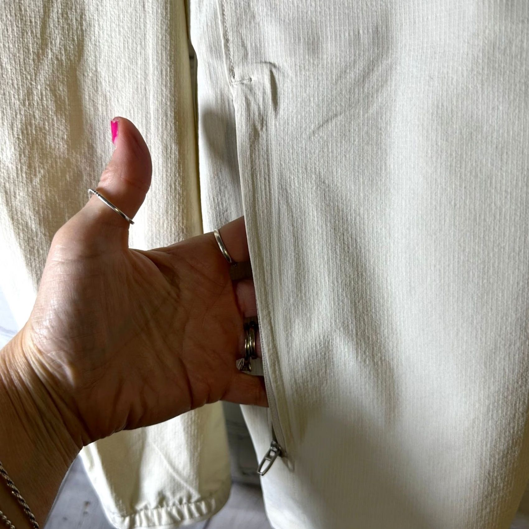 Lululemon Lululemon Expeditionist Windbreaker Jacket Bone White Full Zip Running Medium Mens Jacket Windbreaker Breathable Quick Dry Lightweight Size US M / EU 48-50 / 2 - 3 Thumbnail
