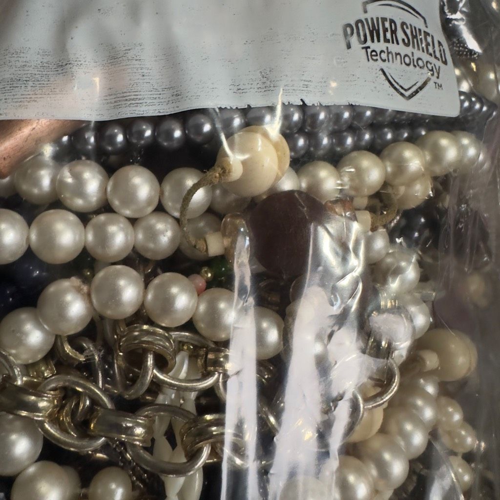 Vintage Bulk Necklaces Jewelry Lot Gallon Bag Mostly Necklaces Vinta Size ONE SIZE - 10 Thumbnail