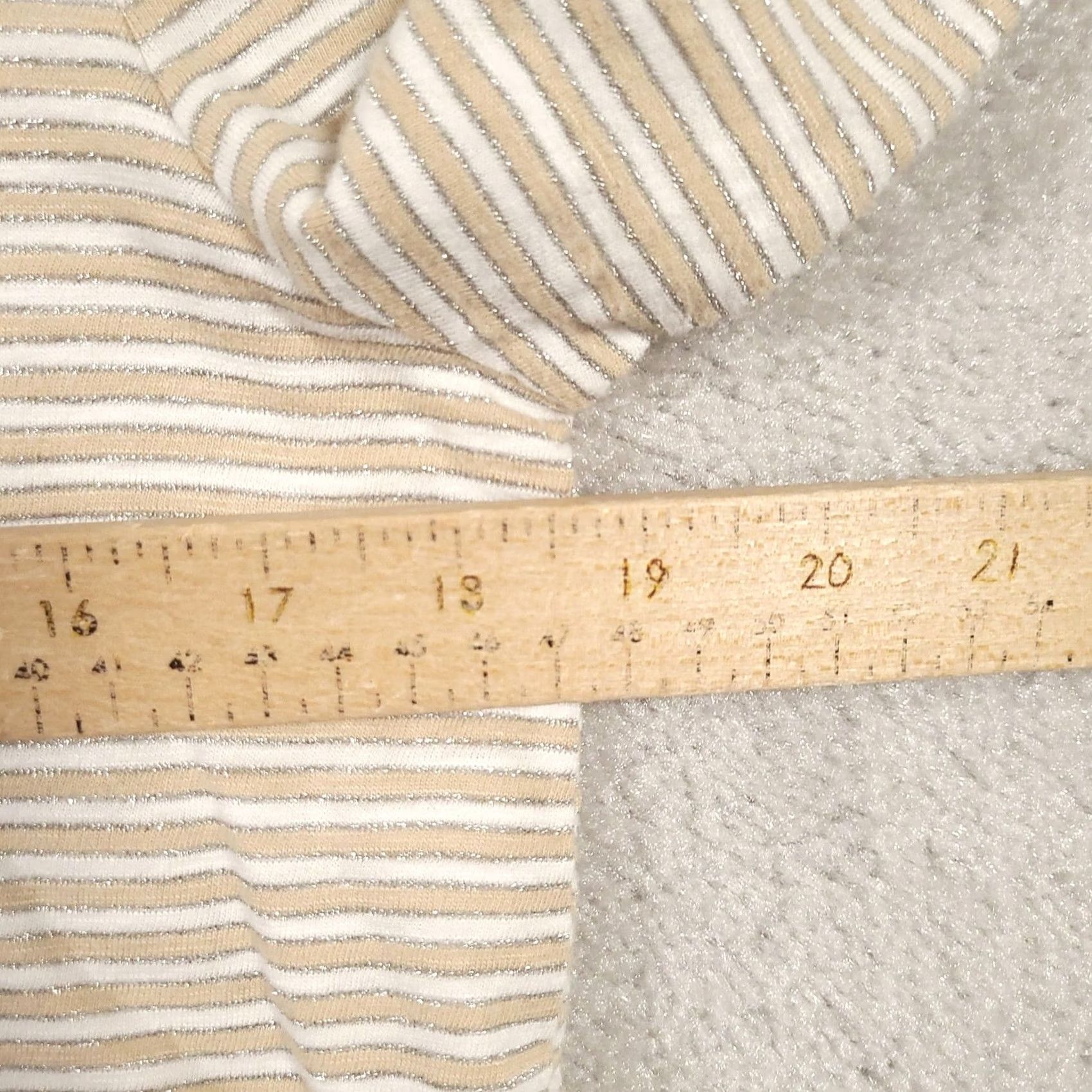 Vintage Chico's Ultimate Tee Shirt Womens M Beige White Stripe Metallic Tab Sleeve Shirt Size M / US 6-8 / IT 42-44 - 6 Thumbnail