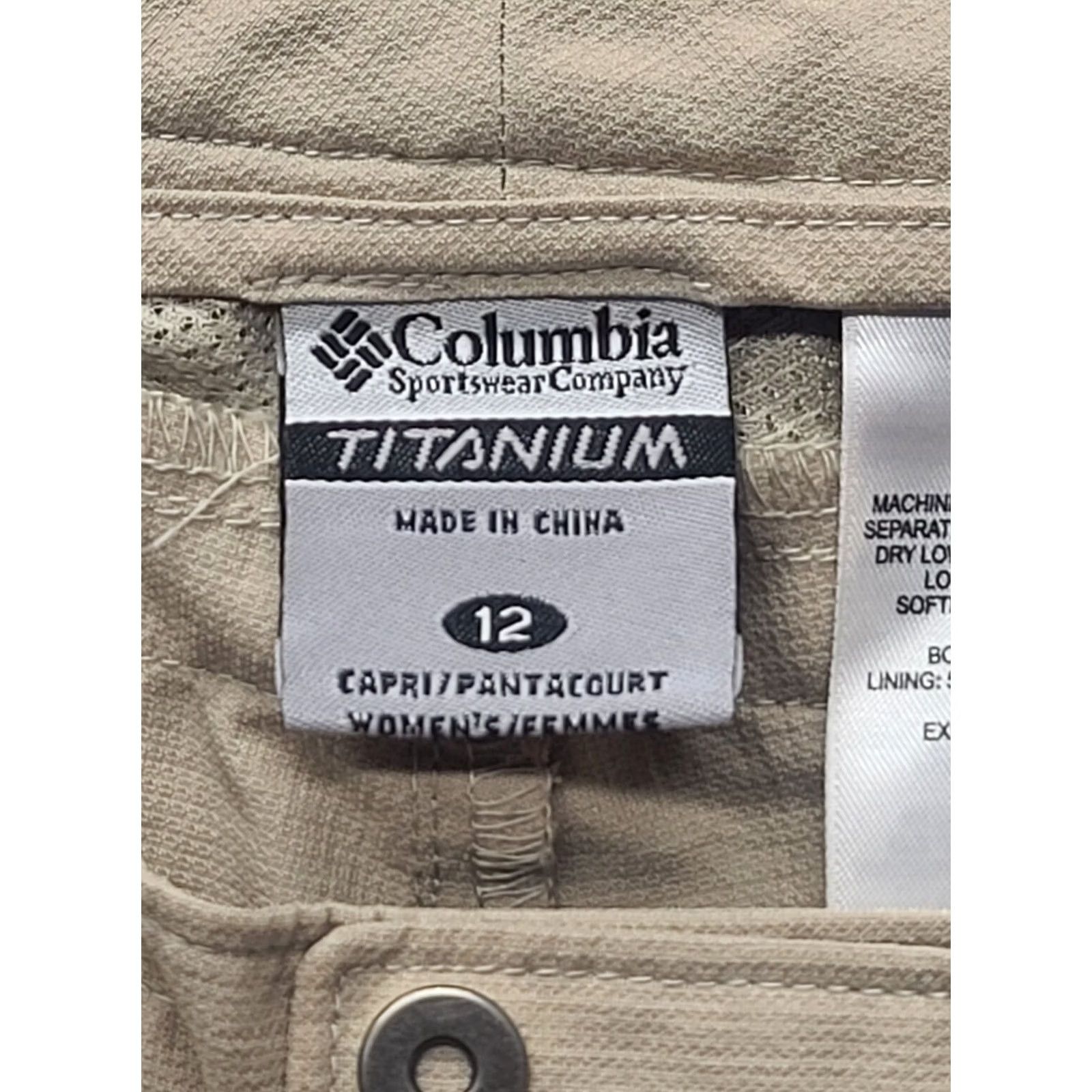 Vintage Columbia Titanium Capris Womens 12 Regular Fit 34x21 Roll Up Omni Shade Gorpcore Capris Pants Beige Polyester Zip Button Size ONE SIZE - 2 Thumbnail
