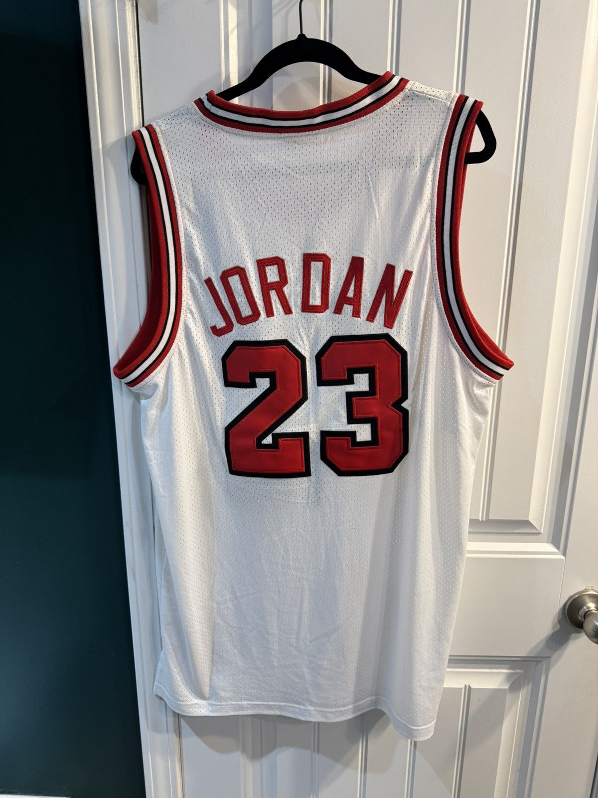 Mitchell & Ness NWT Mitchell & Ness 1984-85 Rookie Michael Jordan Jersey Size US XL / EU 56 / 4 - 2 Thumbnail