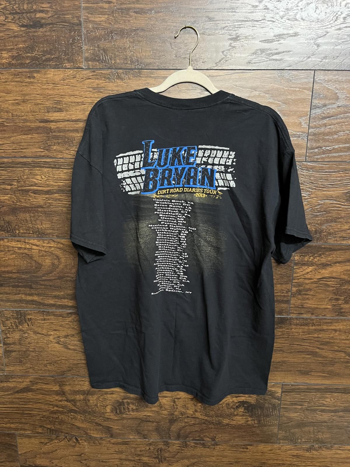 Designer Luke Bryan T-shirt - Dirt Road Diaries Luke Bryan Tour 2013 Size US XL / EU 56 / 4 - 2 Thumbnail