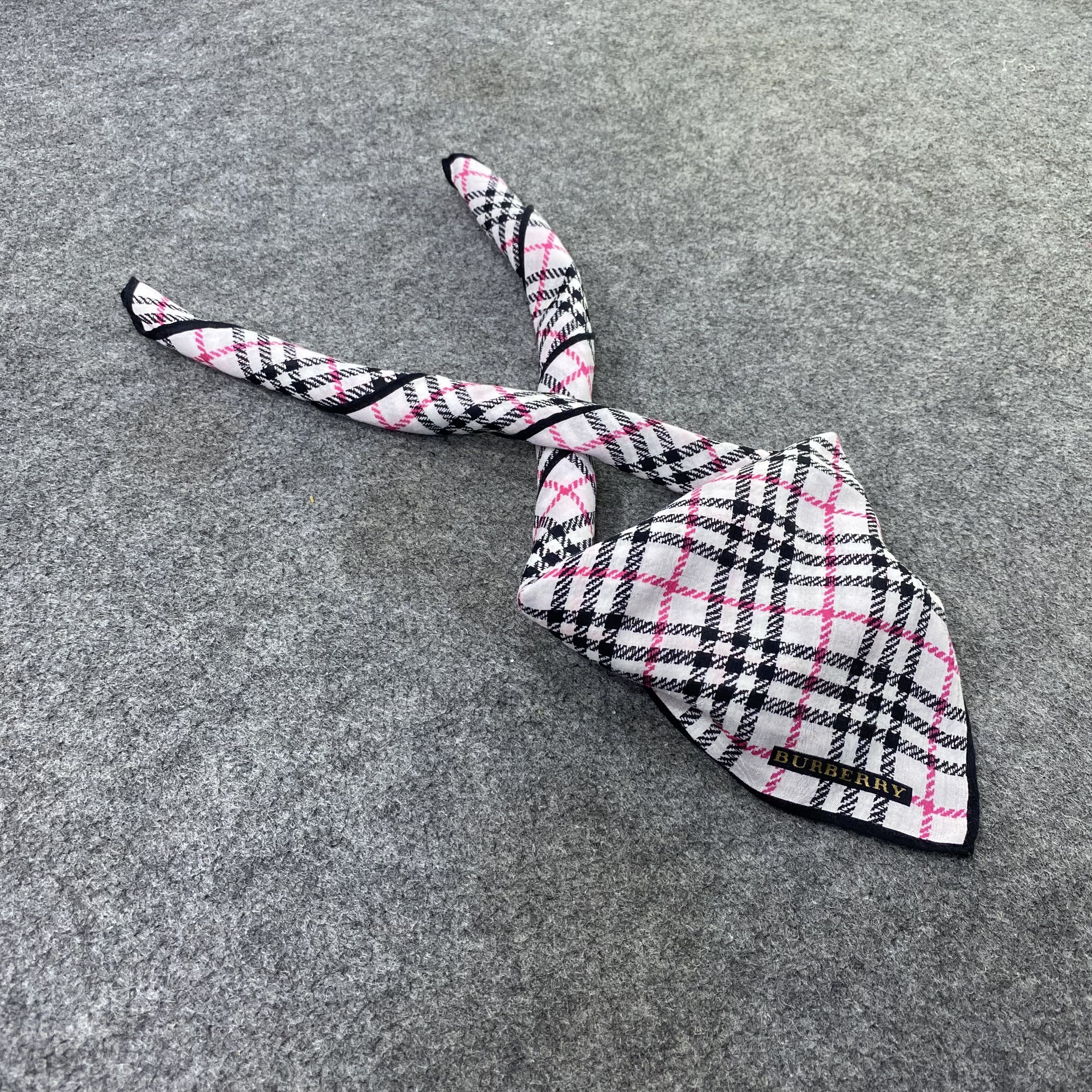 Burberry Burberry Handkerchief / Bandana / Neckerchief-B2155 Size ONE SIZE - 1 Thumbnail
