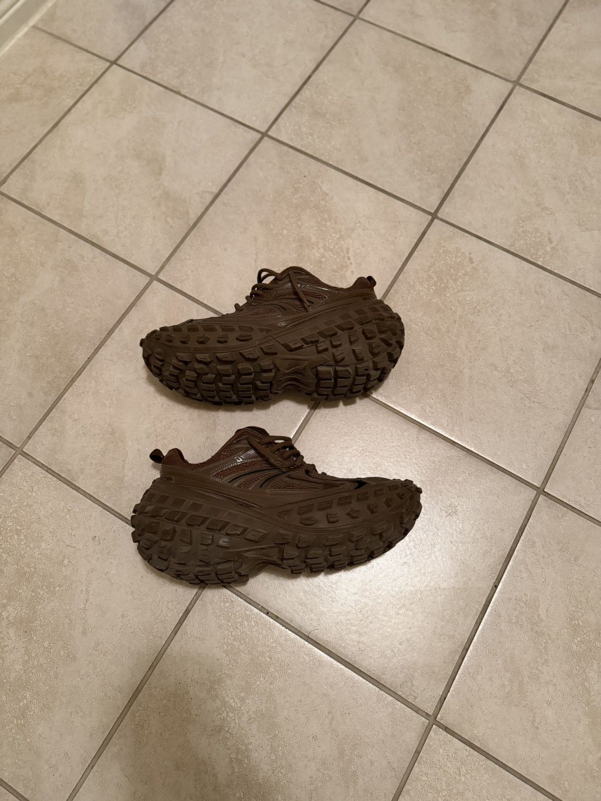 Balenciaga Balenciaga Defender Brown Size US 11 / EU 44 - 4 Thumbnail