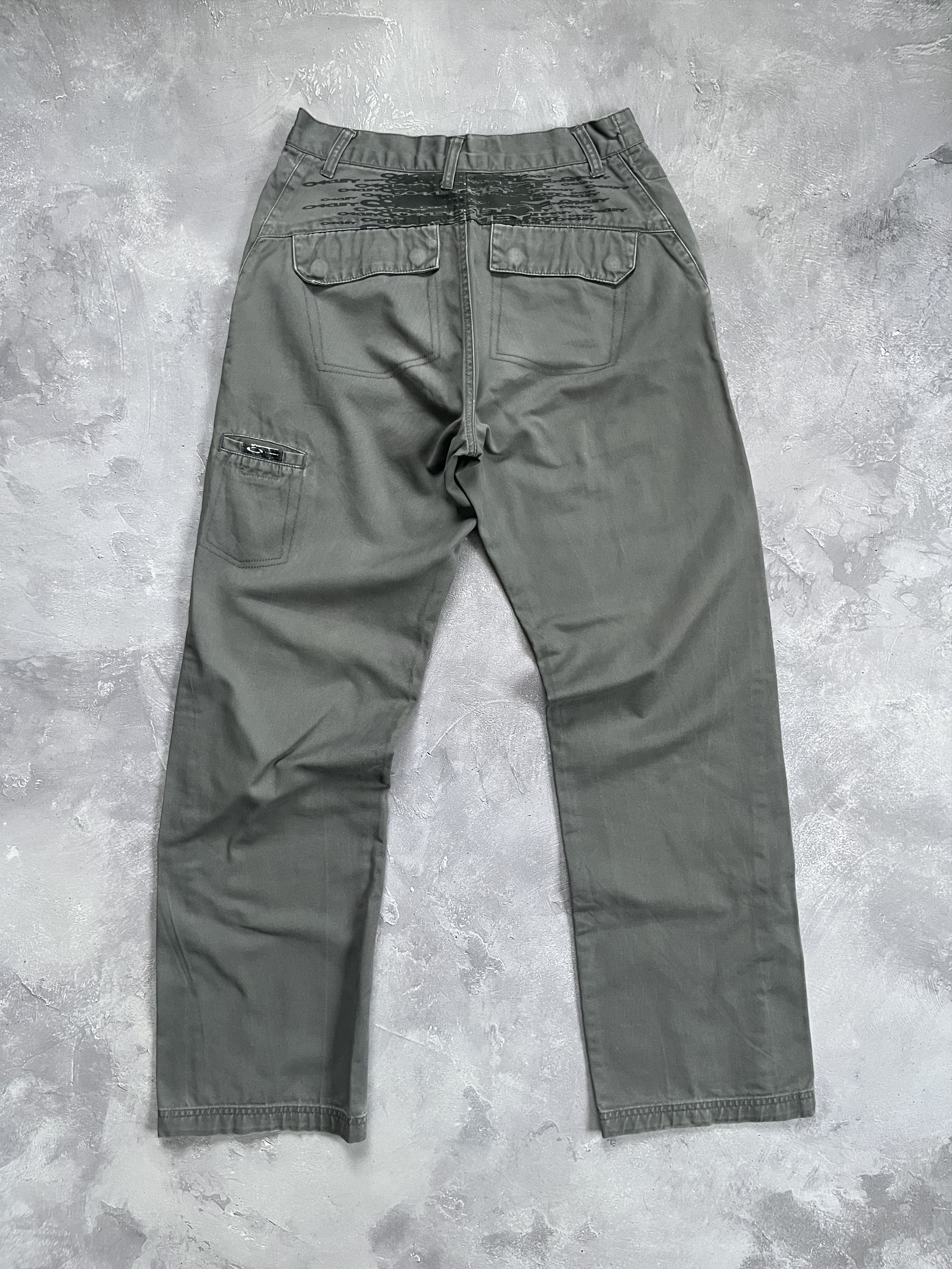 Oakley Oakley Y2K Pants Gray Logo On Back Straight Relaxed Baggy Size US 28 / EU 44 - 1 Thumbnail