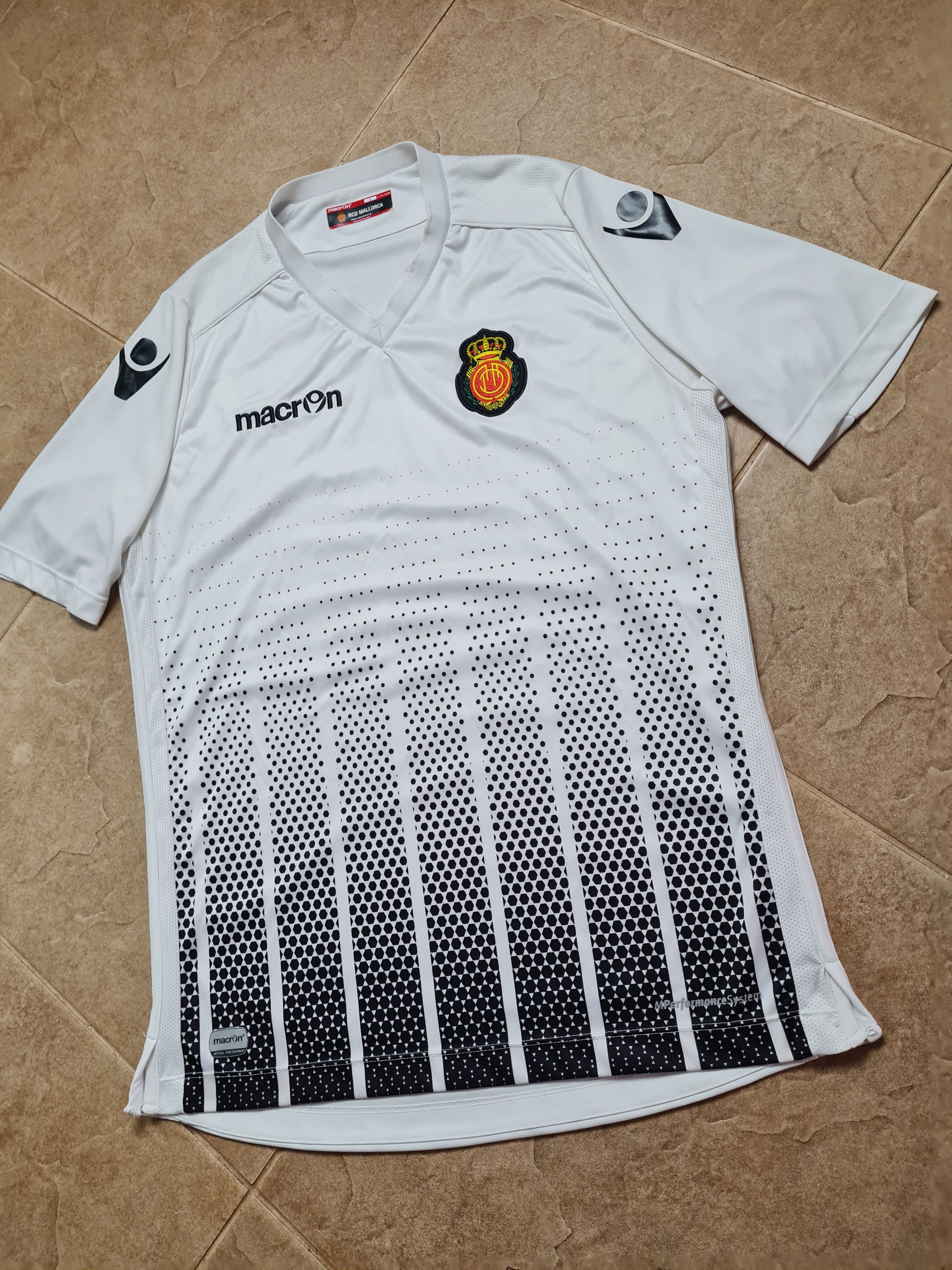 Macron MACRON WHITE REAL MALLORKA 2015/2016 AWAY FOOTBALL SHIRT Size US L / EU 52-54 / 3 - 3 Thumbnail