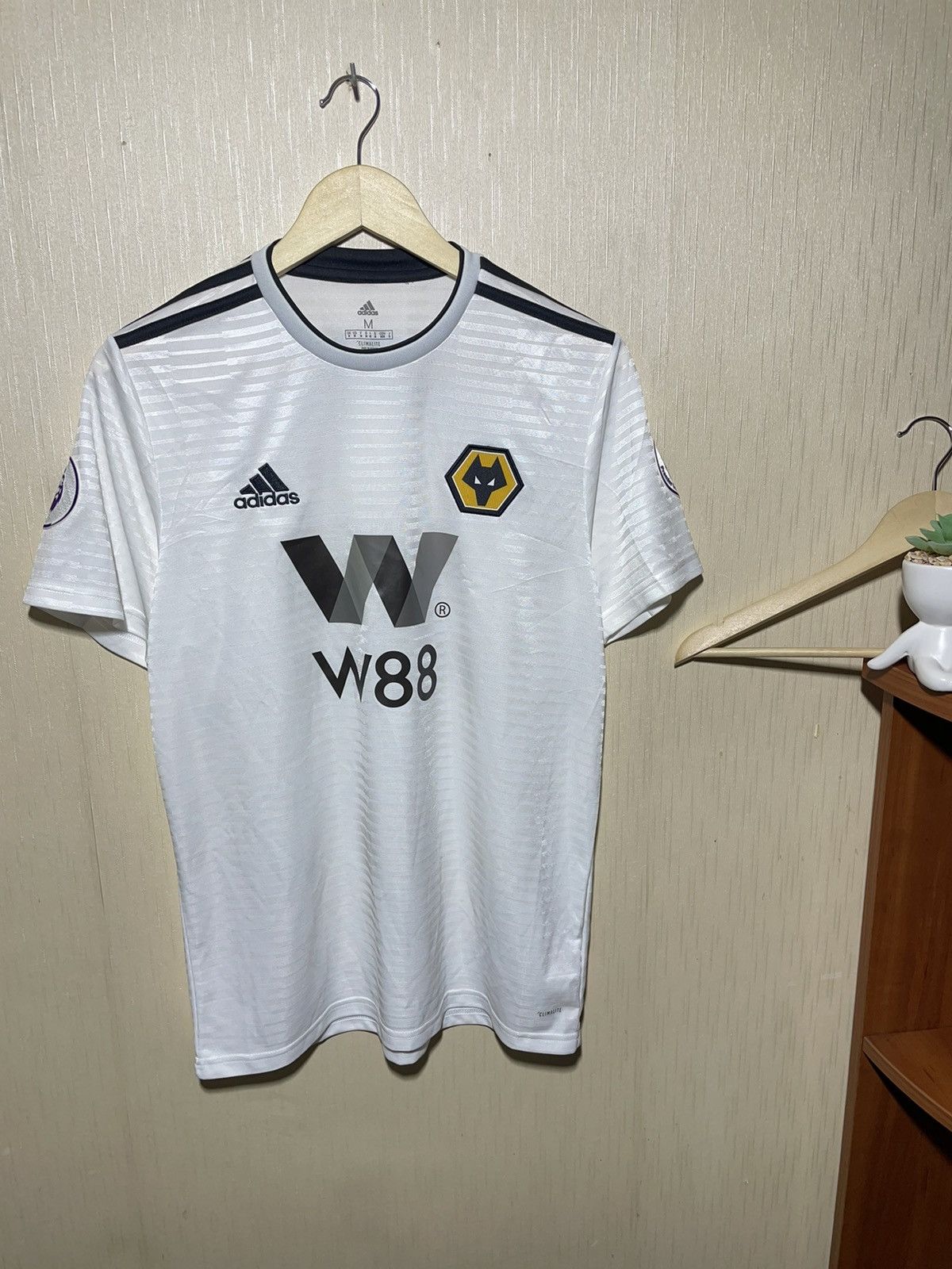 Adidas adidas wolverhampton 2018 soccer jersey Size US M / EU 48-50 / 2 - 1 Thumbnail