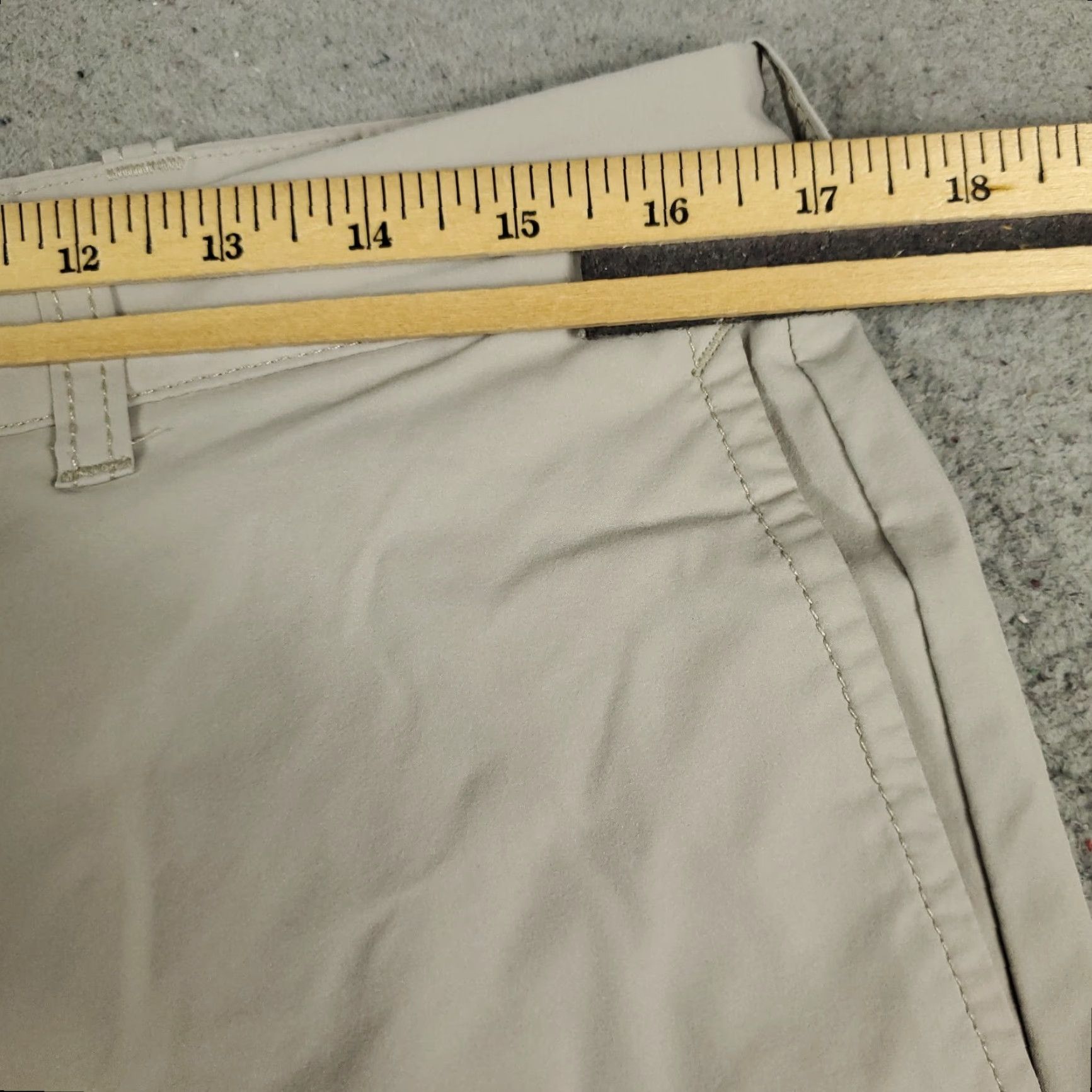 J.Crew J. Crew Shorts Mens 32 Beige Tech Casual Flat Front Chino Size US 32 / EU 48 - 4 Thumbnail