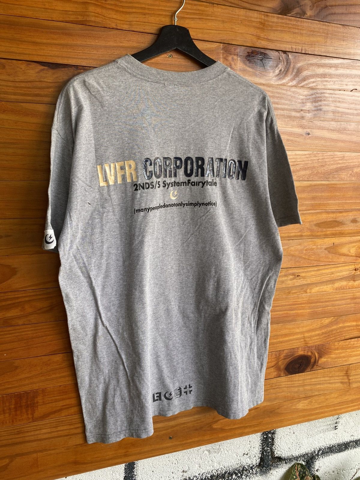 Anime Vintage Level Four Graphic T-Shirt – Grey Anime Print Tee Size US L / EU 52-54 / 3 - 11 Thumbnail
